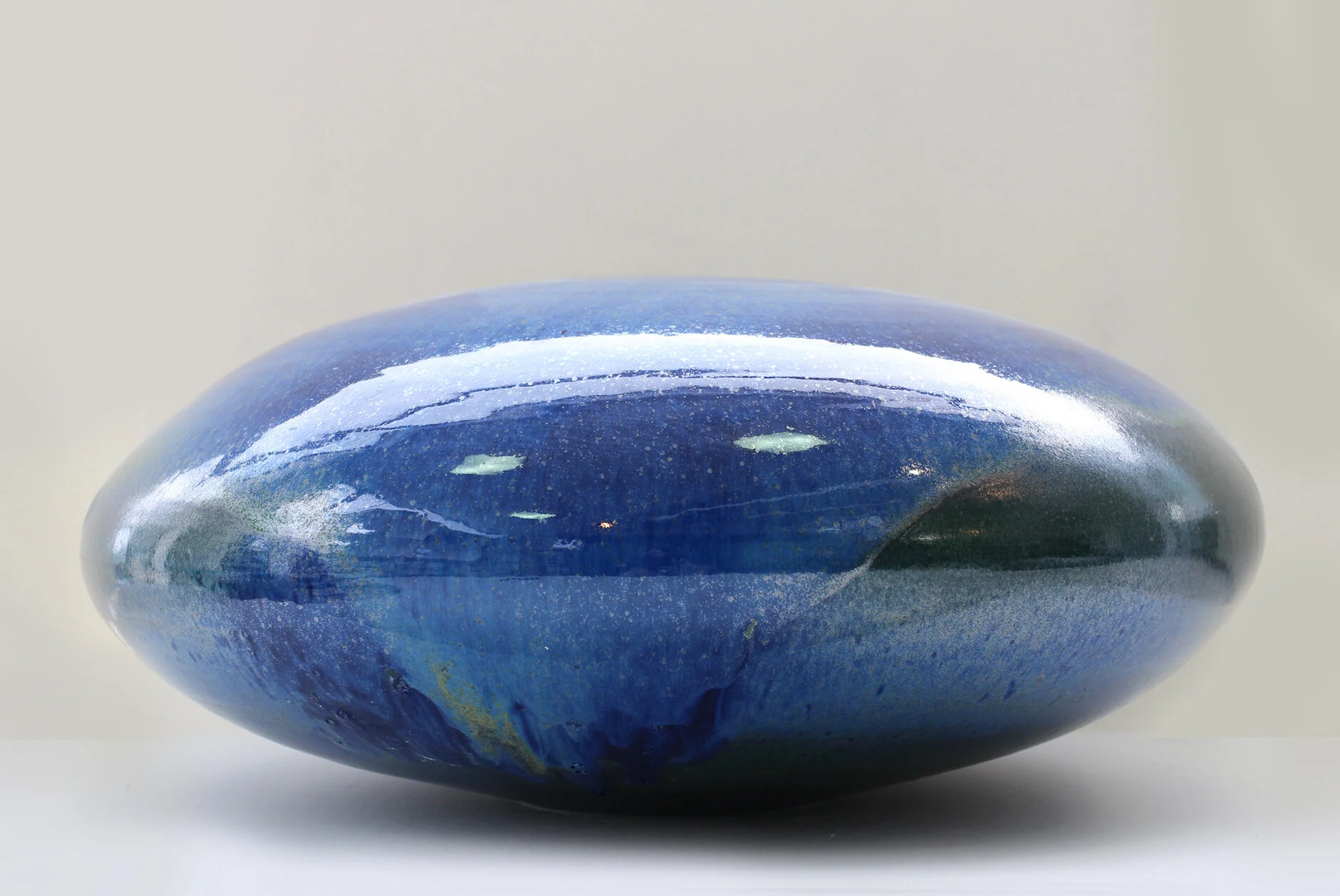 peter-collis-artform-flat-vessell