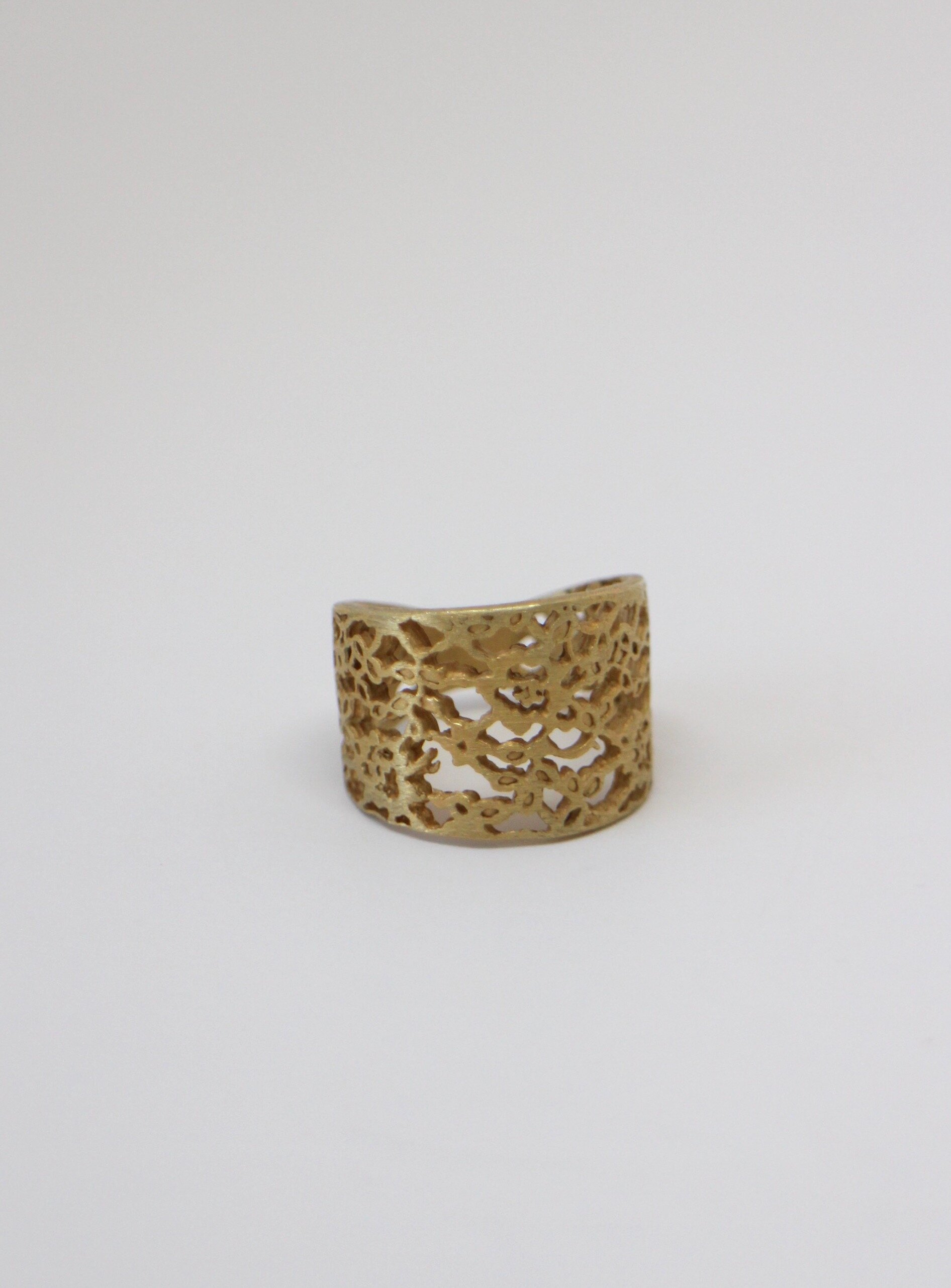 Large Lace Detail Ring