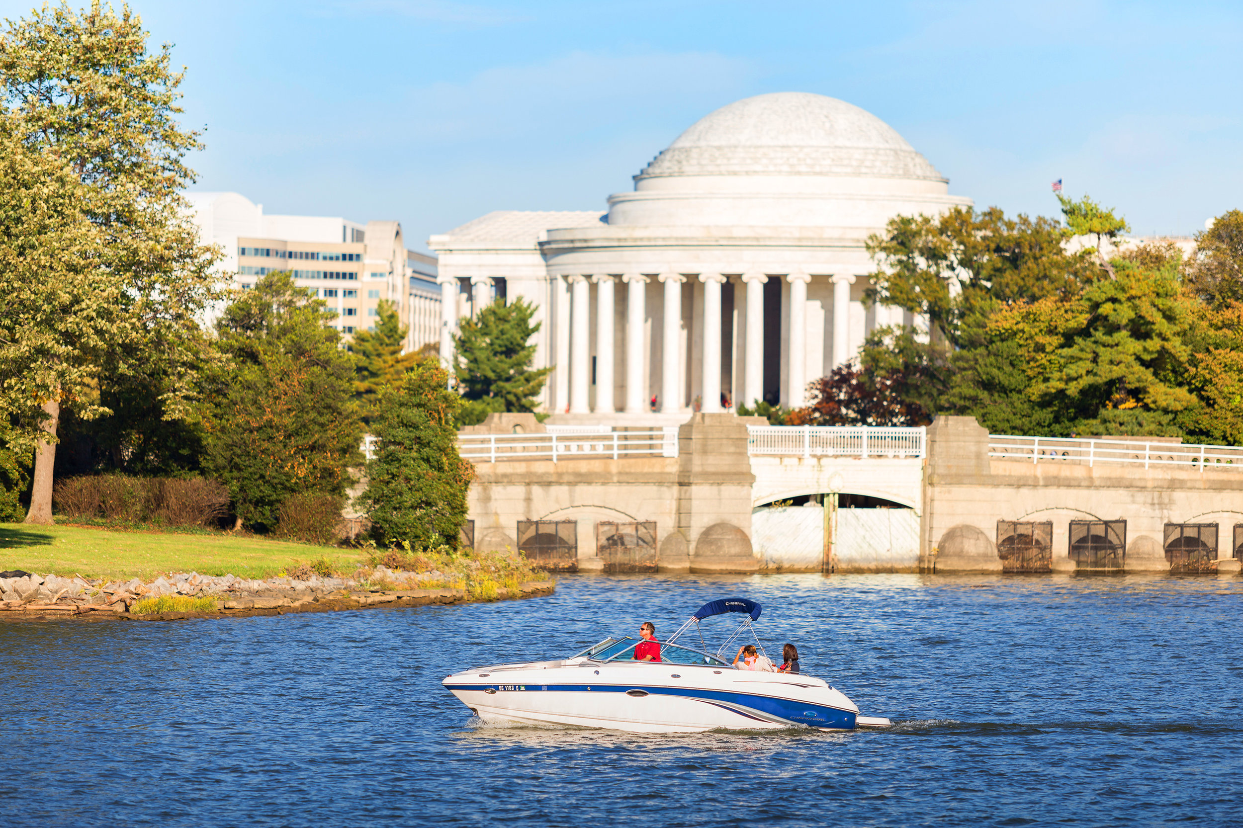 Idling-by-the-Jefferson-Monument.jpg