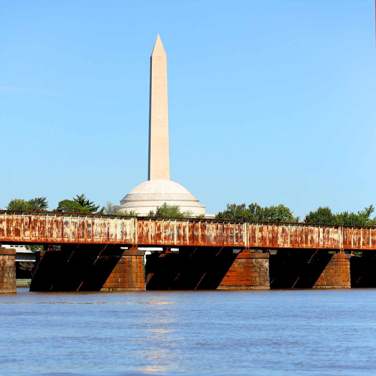 Few have been lucky enough to see the George Jefferson Monument. (Yes, some prefer to call it the Thomas Washington Memorial.) Regardless, it's included on every Embark DC monument cruise. Join us as late October continues to pretend to be midsummer!