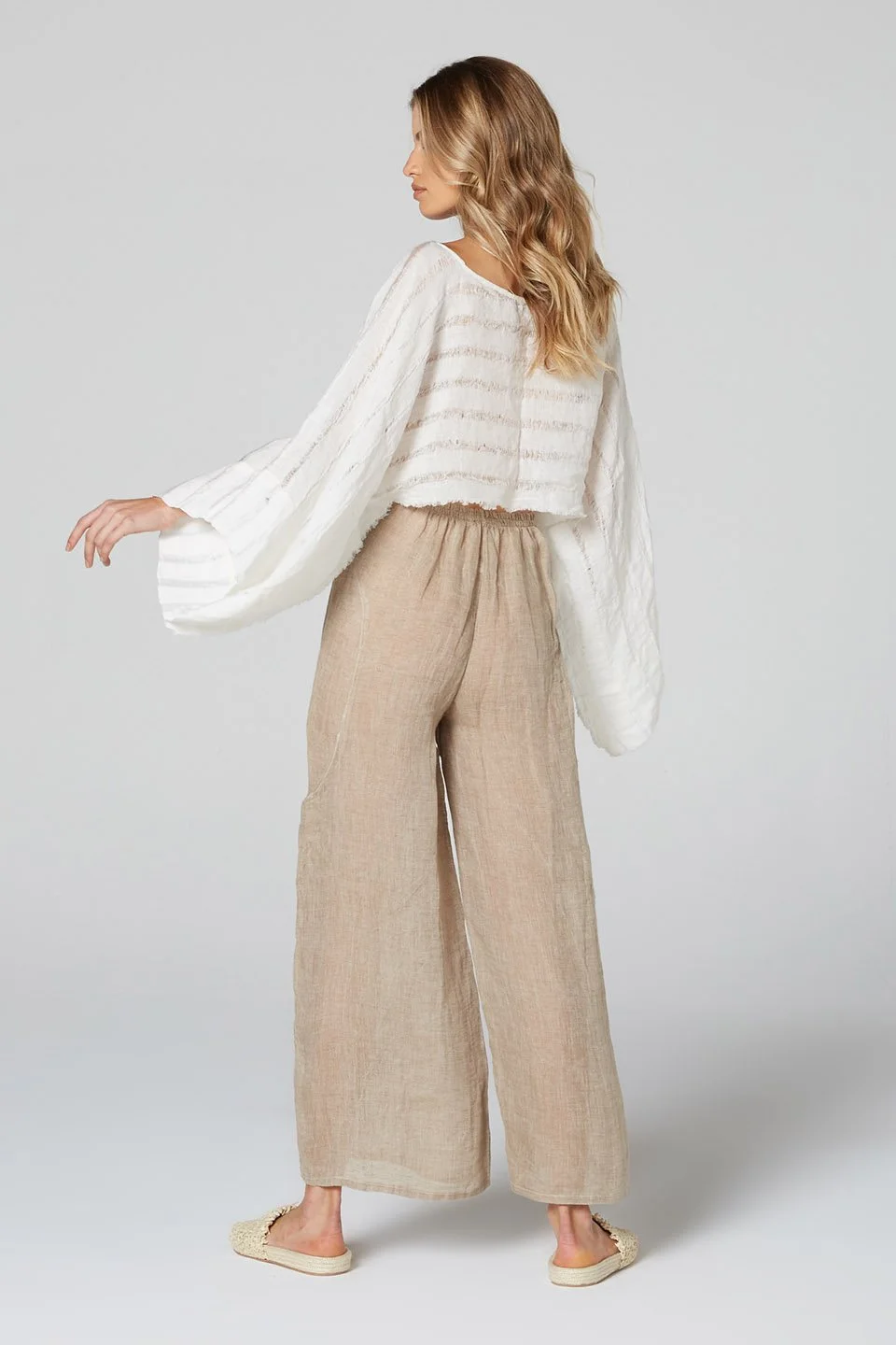 Raffles_Top_L3009_Panna_White_Pocket_Pant_L3015_Natural_1.jpg