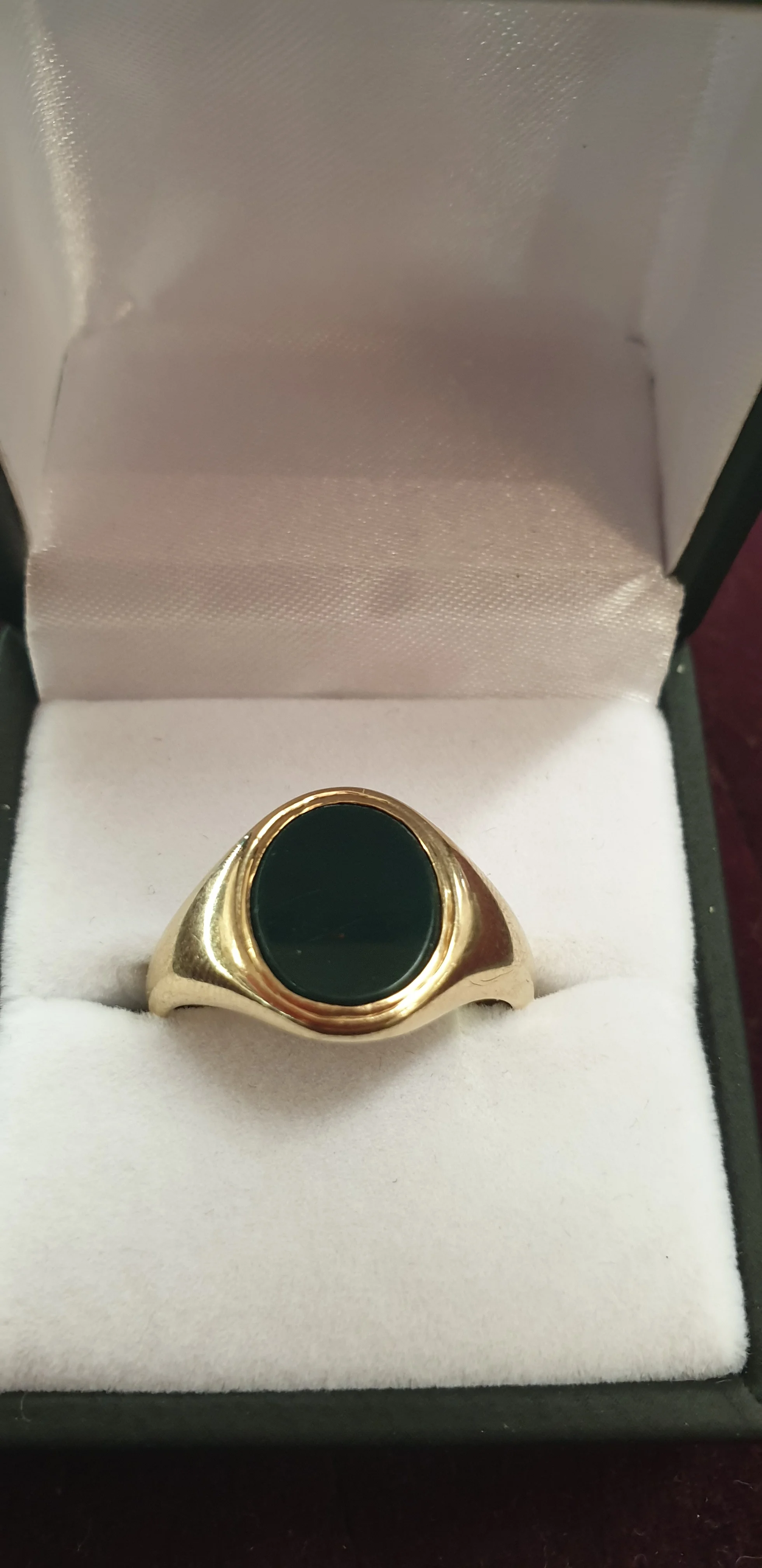9ct Gold Signet Ring With Bloodstone