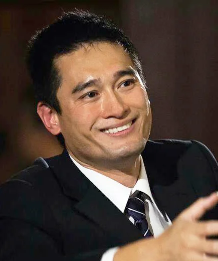 Howard_Bio_Photo1.jpg