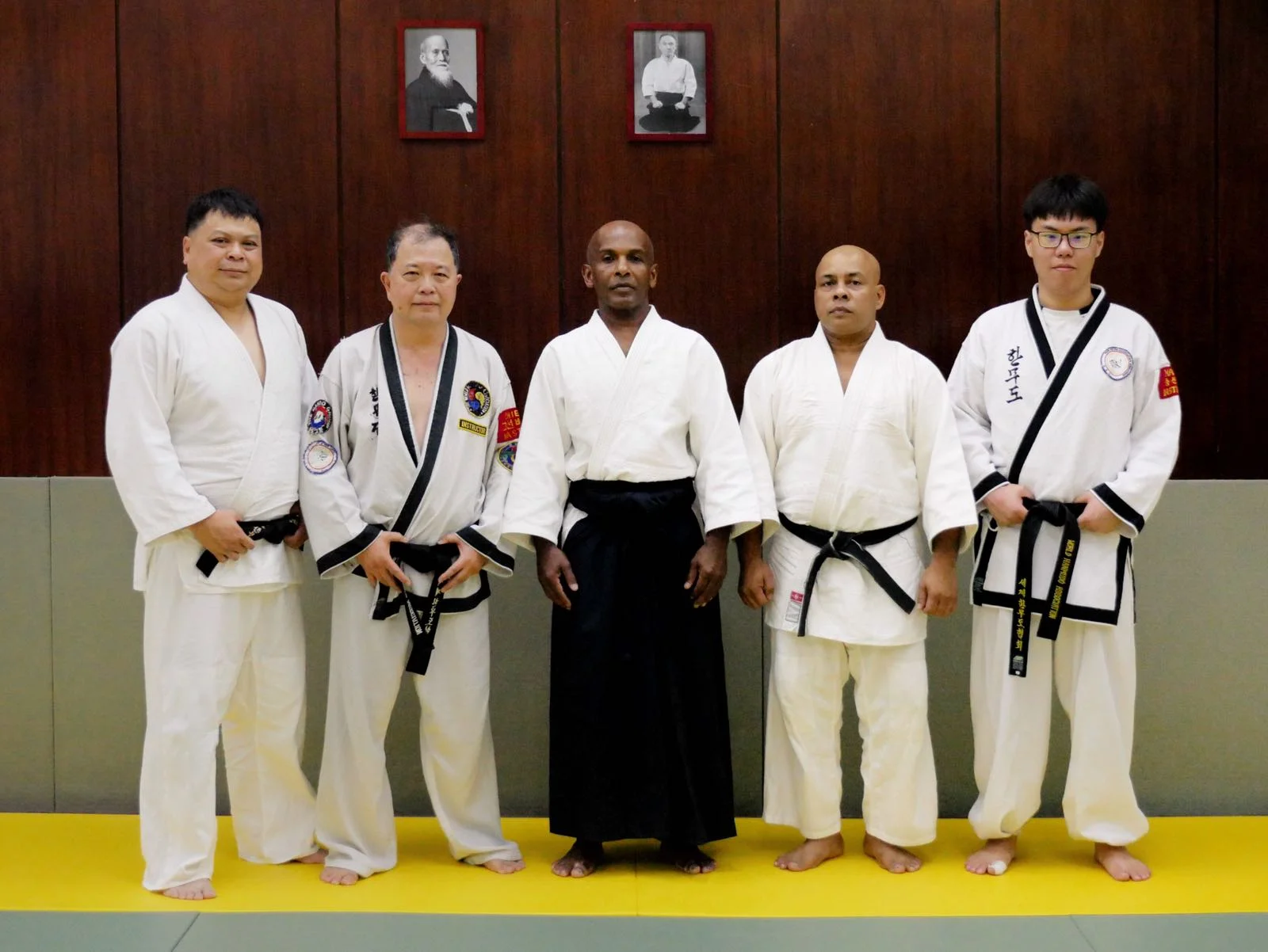 Joe Shihan and Ramlan Ortega Sensei with participants from the Hanmudo Association Singapore