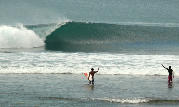 Empty-Wave-Surf-Bingin-Ocean-Beach-Bali-Accommodation-Villa.jpg