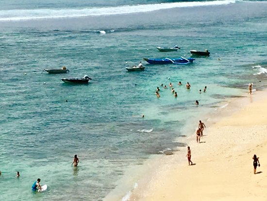 Crystal-Clear-Ocean-Water-White-Sand-Beach-Bingin-Bali-Mahimahi-Villa.jpg