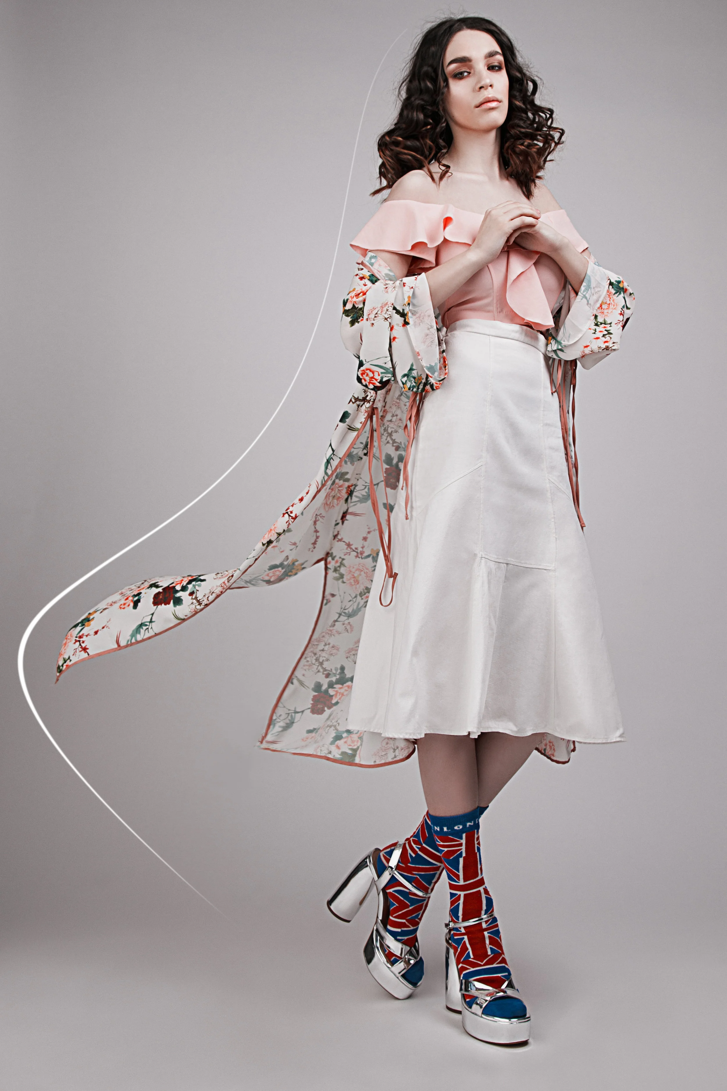 blouse Zara, skirt Befree, shoes Zara, mantle Stradivarius, socks Futurino