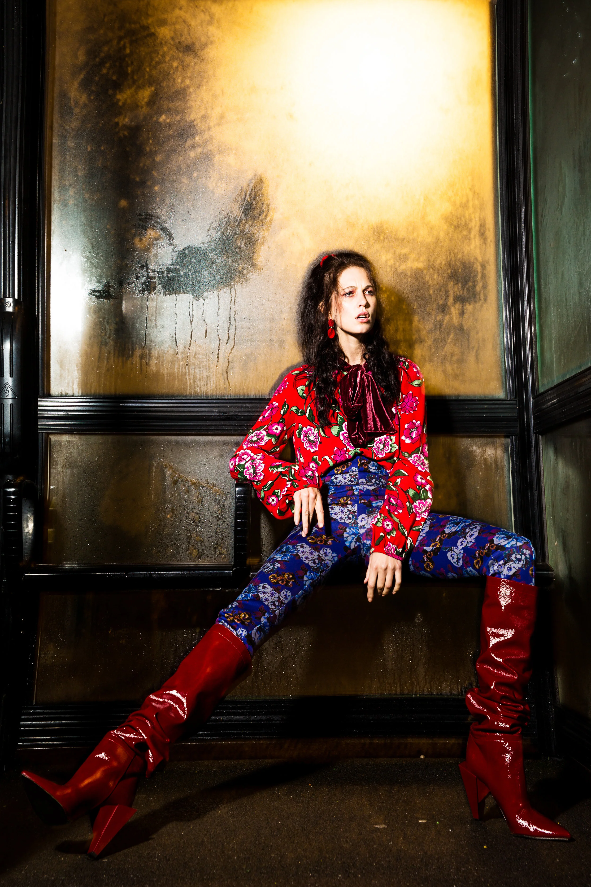 Red patterned blouse - Zara @zara Blue patterned leggings - Zara @zara Red patient boots - Zara @zara