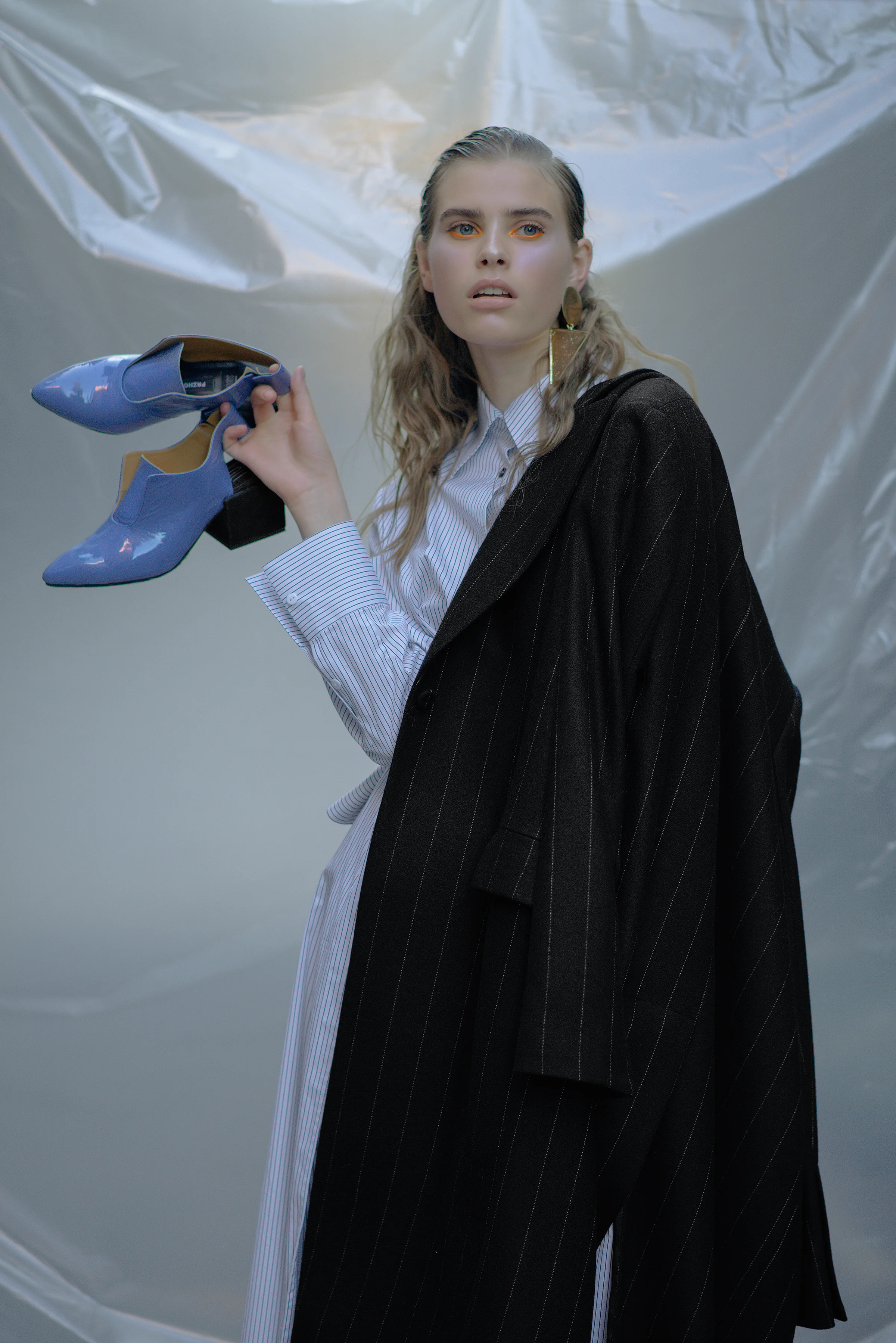 Coat BEVZA Shirt dress CHAKSHYN Earring Stylist’s own Shoes PRZHONSKAYA & ALI SAULIDI