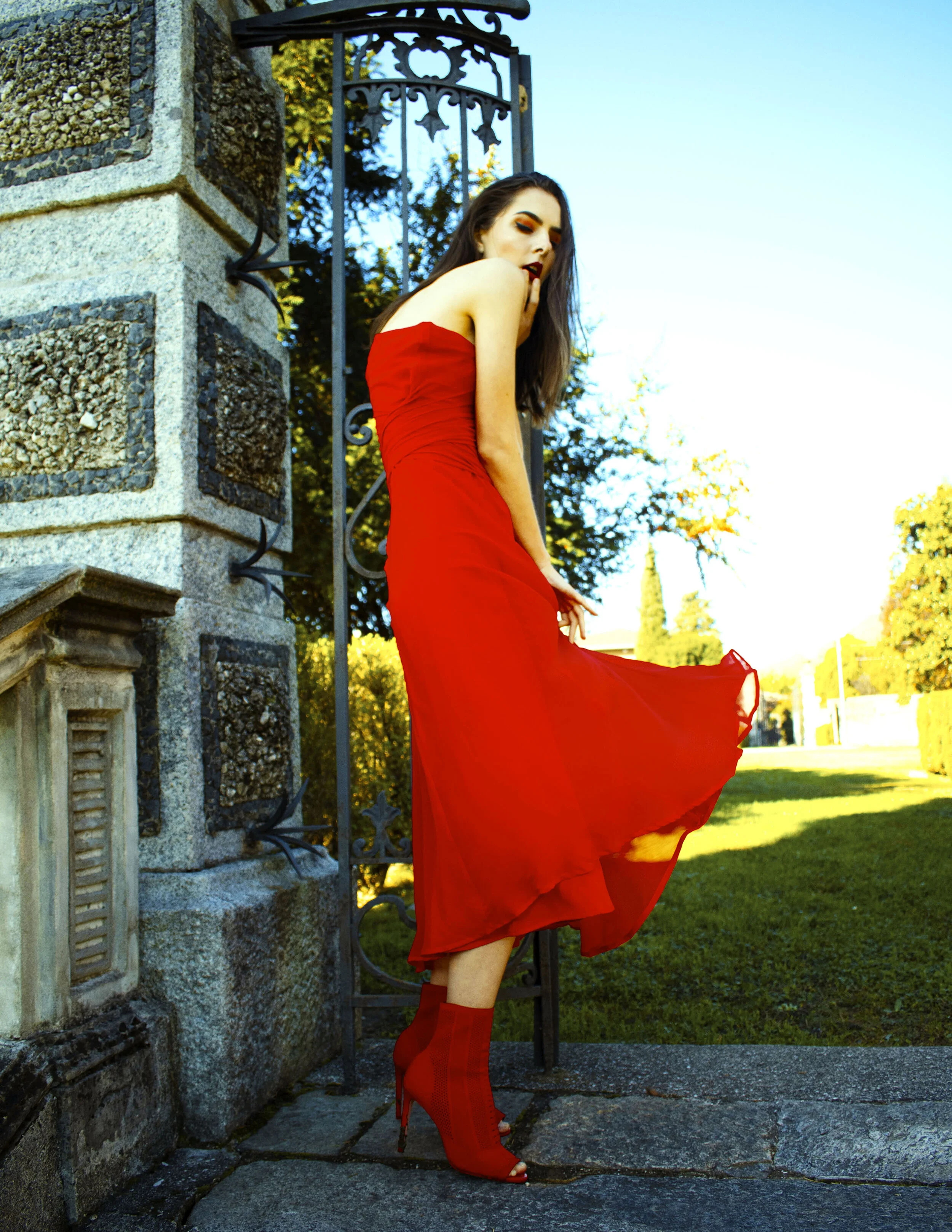 Creative Director: Ilaria Iacoviello Model: Ania Parii @freelance Fashion Designer: Ilaria Iacoviello Photographer: Emilie Volatild Makeup Artist: Barbara Cosenza