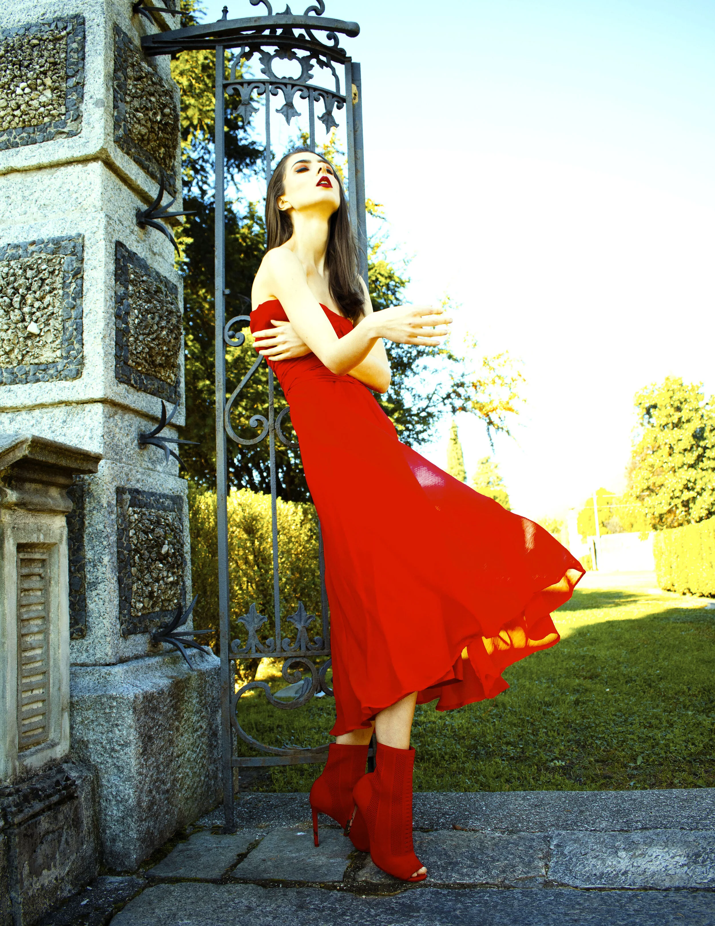 Creative Director: Ilaria Iacoviello Model: Ania Parii @freelance Fashion Designer: Ilaria Iacoviello Photographer: Emilie Volatild Makeup Artist: Barbara Cosenza