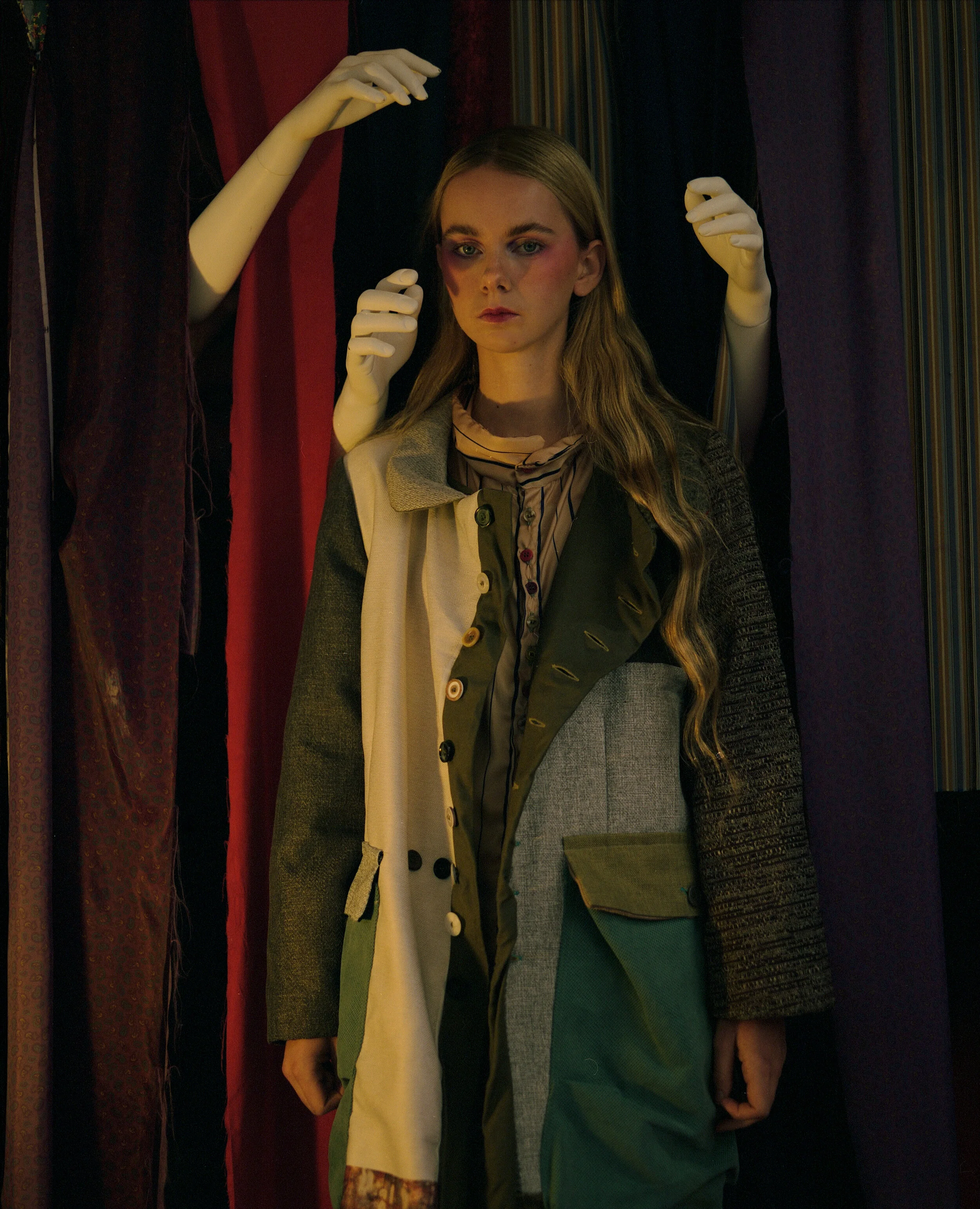 Model: Alina Voskuil Stylist: Giovana Giroldo Assistant: Salvatore Graziani Fashion Designer: Das Werk Photographer: Kelly Rosa Creative Director: Rikki-lee Romeyn Makeup Artist: Marina D Bárcenas