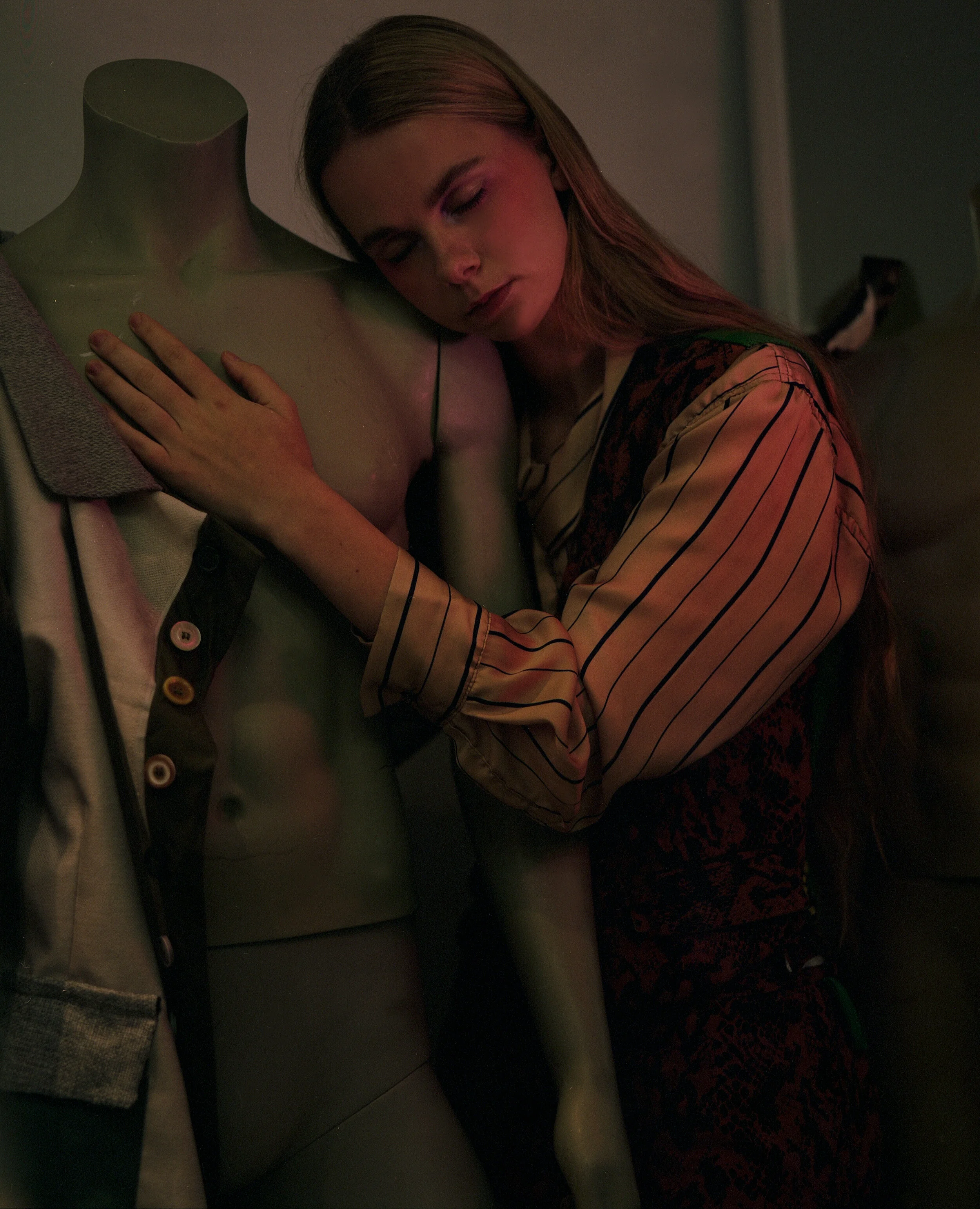 Model: Alina Voskuil Stylist: Giovana Giroldo Assistant: Salvatore Graziani Fashion Designer: Das Werk Photographer: Kelly Rosa Creative Director: Rikki-lee Romeyn Makeup Artist: Marina D Bárcenas