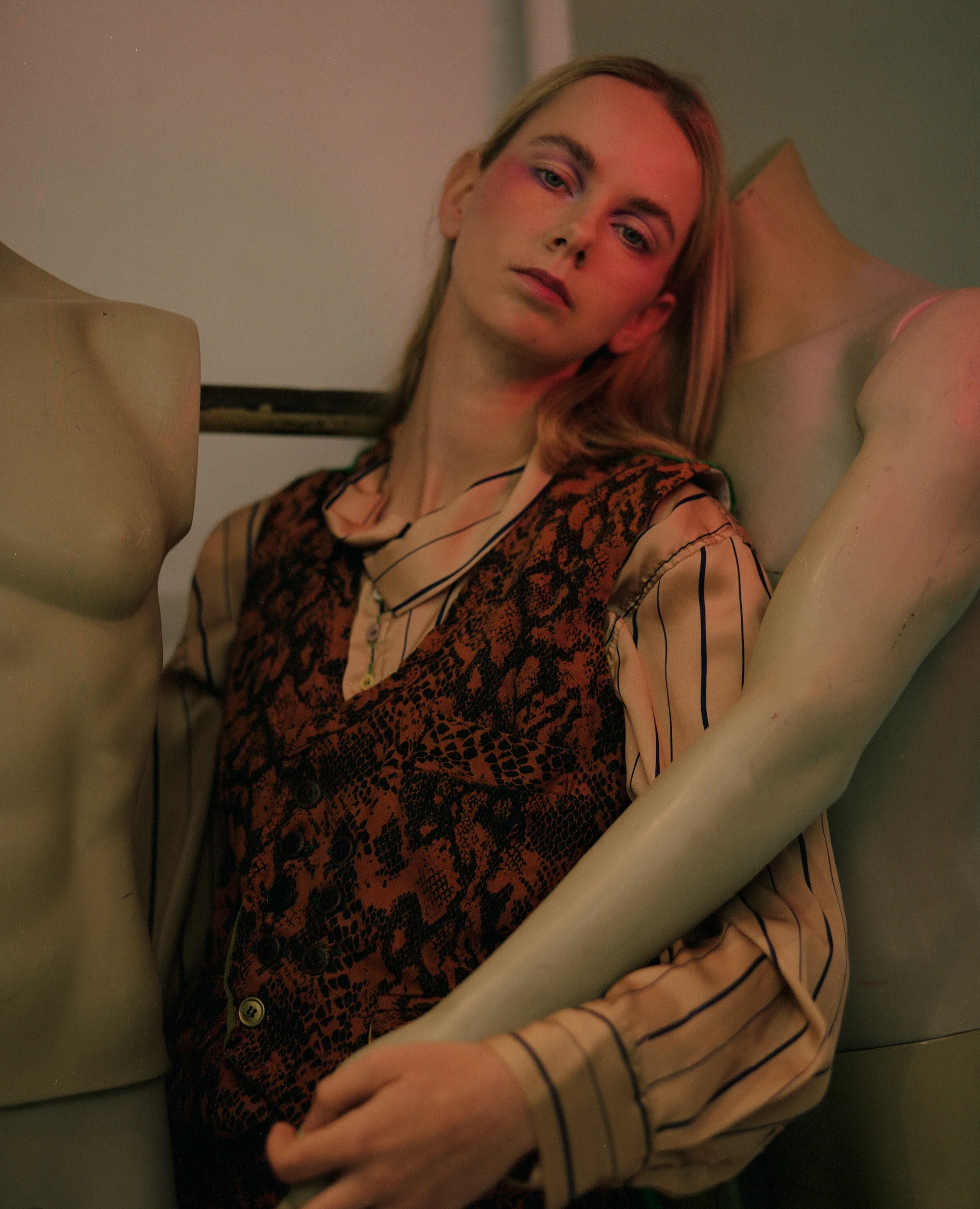 Model: Alina Voskuil Stylist: Giovana Giroldo Assistant: Salvatore Graziani Fashion Designer: Das Werk Photographer: Kelly Rosa Creative Director: Rikki-lee Romeyn Makeup Artist: Marina D Bárcenas