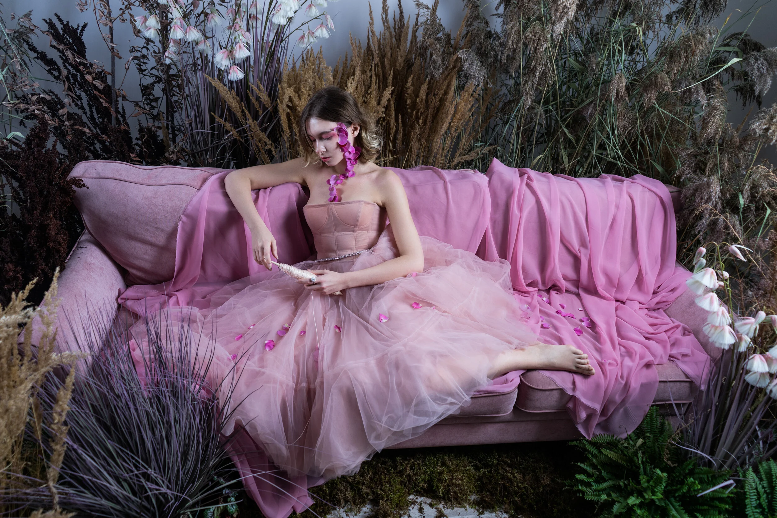 Photo: @elizavetafilchenko Stylist: @alina_gridneva_ Model: @fakeolenka MUA: @smsh.makeup Via @officialkavyar