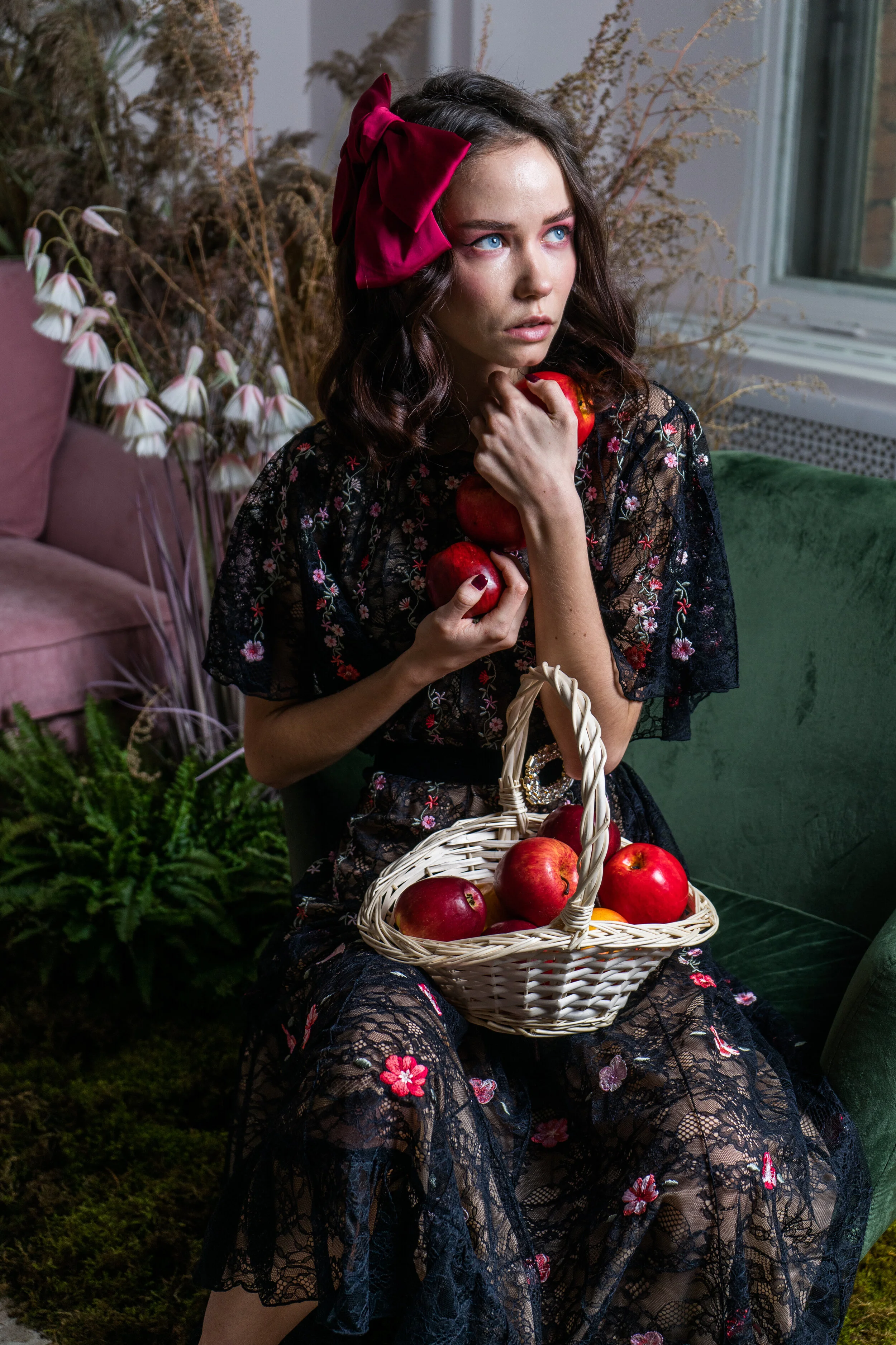 Photo: @elizavetafilchenko Stylist: @alina_gridneva_ Model: @polinalytneva MUA: @smsh.makeup Via @officialkavyar