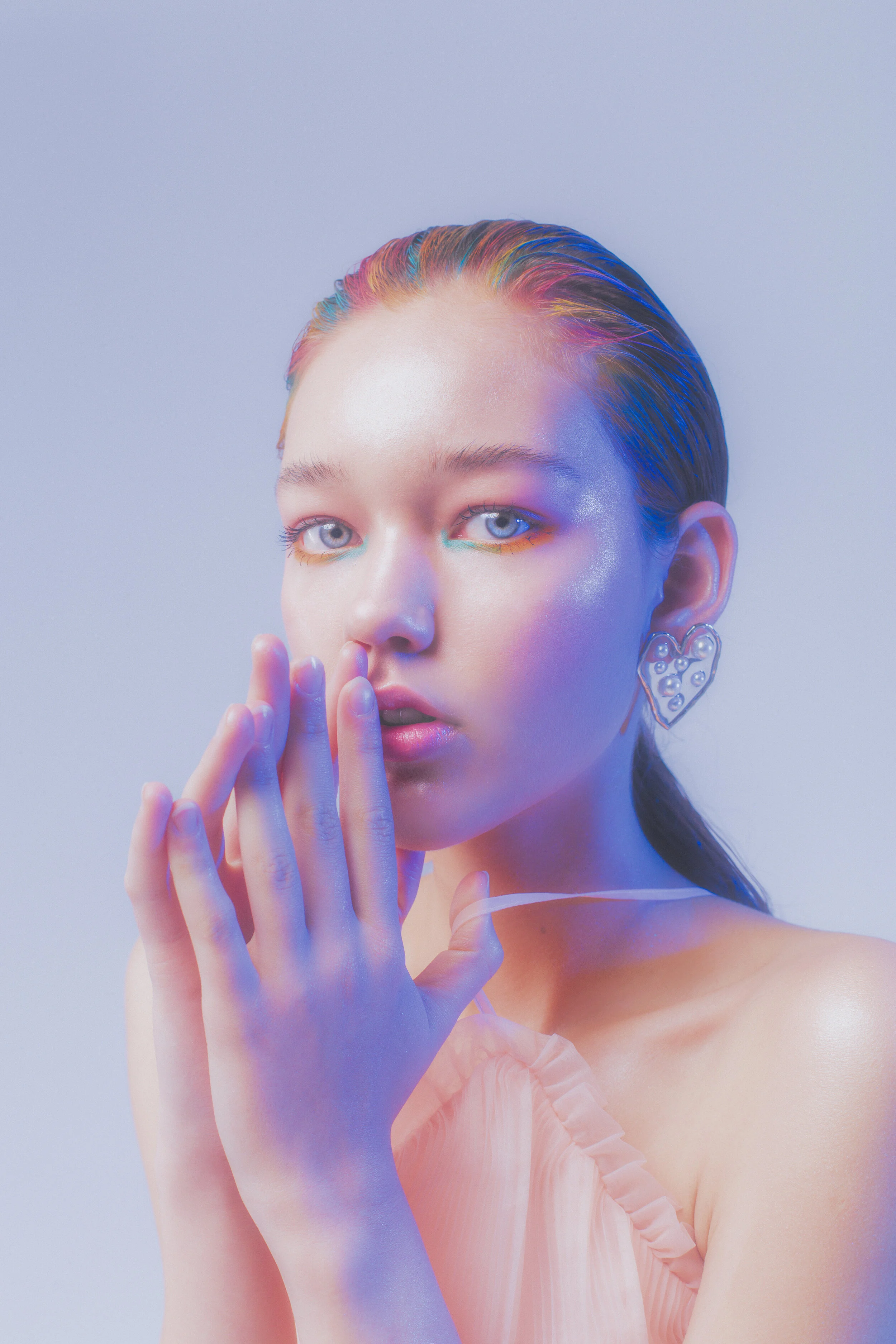 Photo: @idenph_official Stylist: @natalovesyou MUA: @dariamarshmallow Model: @_galbi1 Via @officialkavyar