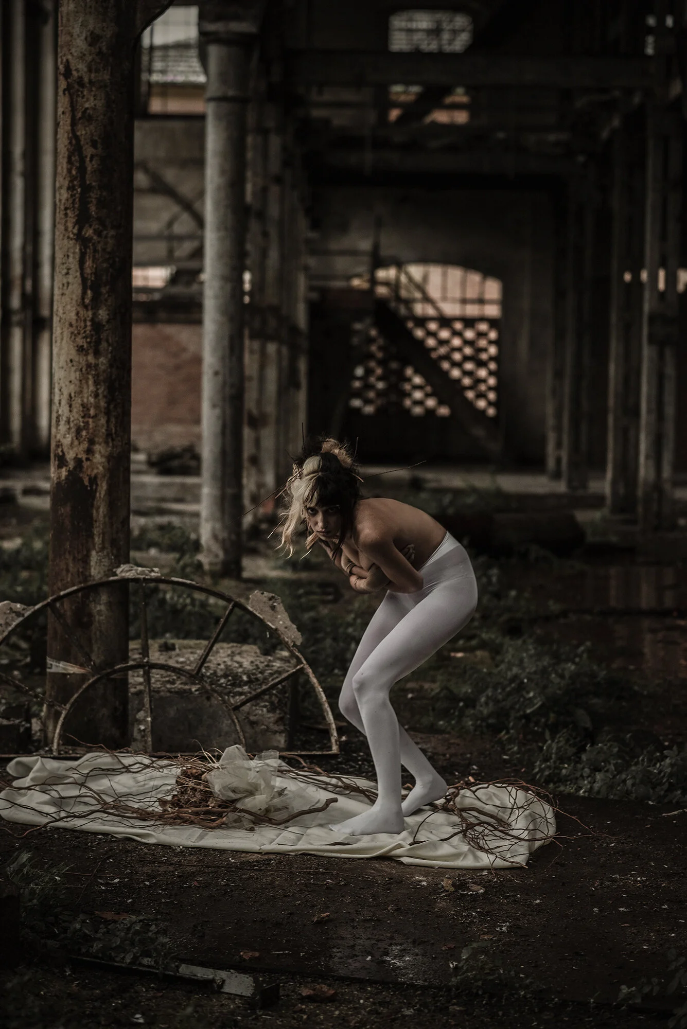 Photo: Vincenzo russo Stylist & Art Dir: Vanessa_bartalesi MUA: Giulia petreni Photo: Elvis mane Hair Stylist: Andrea russo Hai Stylist: Fuoriskema_ Model: Pertra Ceseri Via @officialkavyar