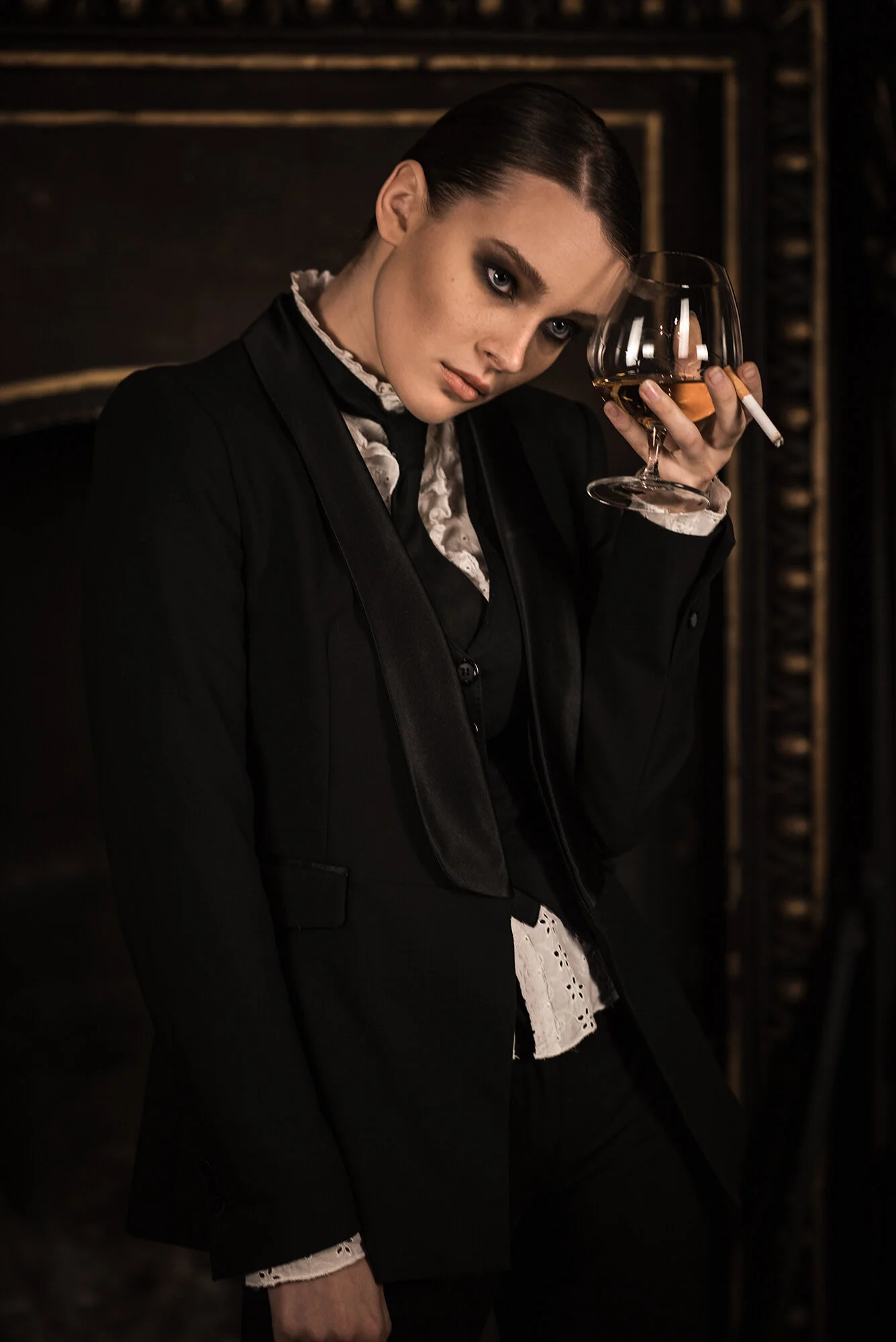 Photo: Vincenzo russo Stylist & Art Dir: Vanessa bartalesi MUA: Giulia petreni Photo: Elvis mane Model: Alexandra sacaliuc Hair:Stylist Andrea russofi Hai Stylistr: Fuoriskema Via @officialkavyar