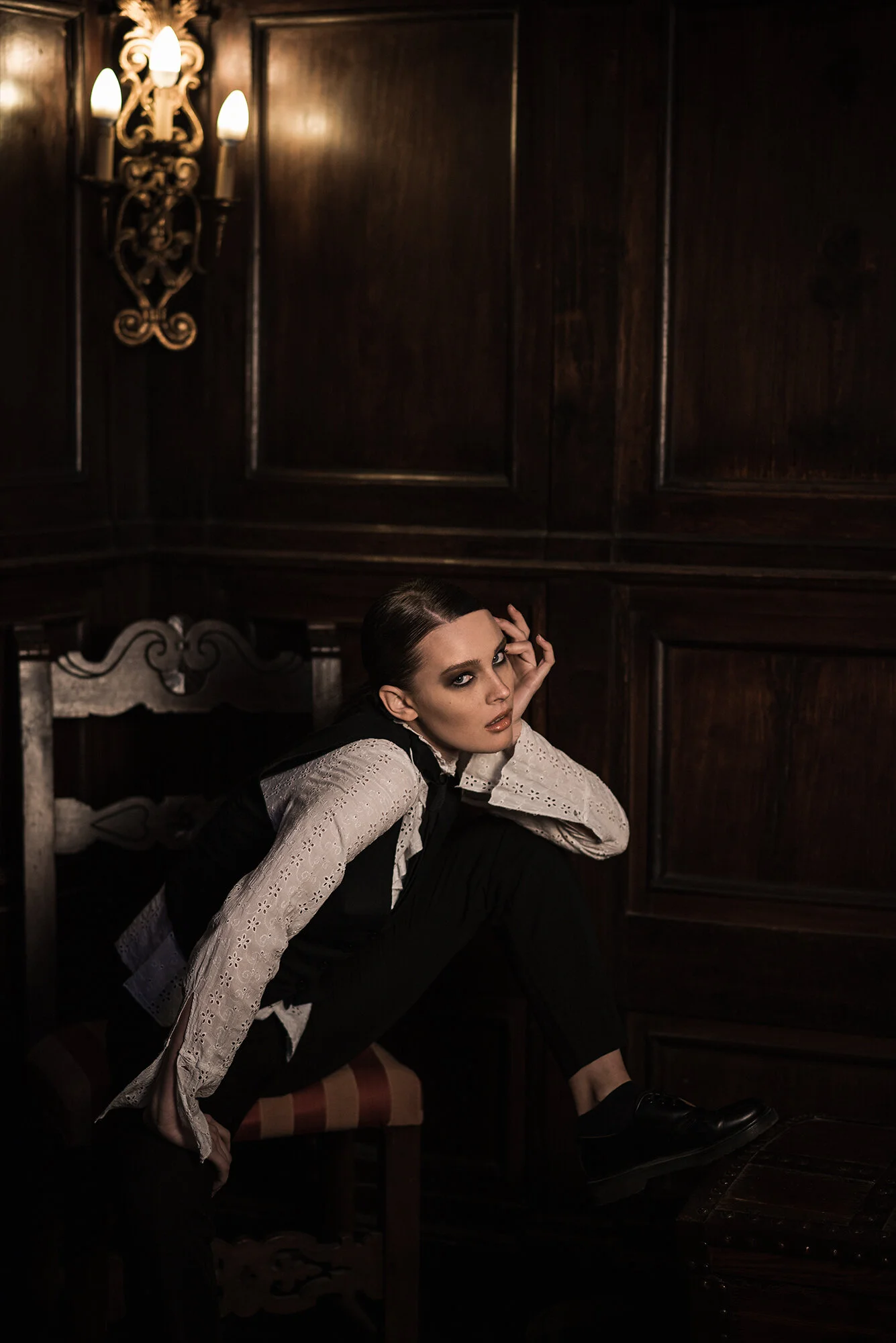 Photo: Vincenzo russo Stylist & Art Dir: Vanessa bartalesi MUA: Giulia petreni Photo: Elvis mane Model: Alexandra sacaliuc Hair:Stylist Andrea russofi Hai Stylistr: Fuoriskema Via @officialkavyar
