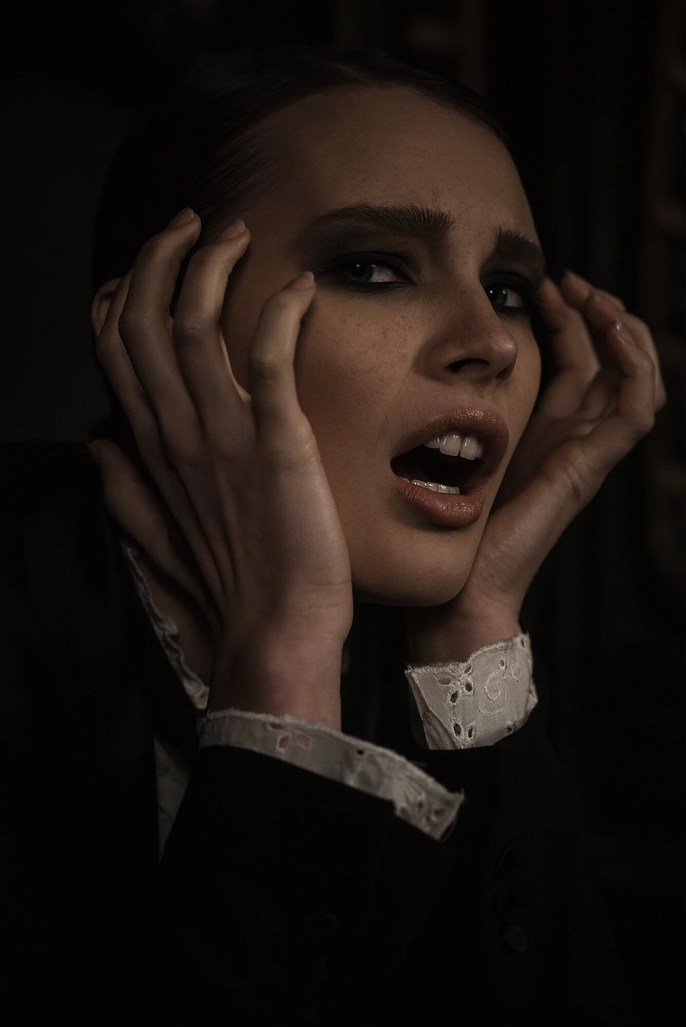 Photo: Vincenzo russo Stylist & Art Dir: Vanessa bartalesi MUA: Giulia petreni Photo: Elvis mane Model: Alexandra sacaliuc Hair:Stylist Andrea russofi Hai Stylistr: Fuoriskema Via @officialkavyar