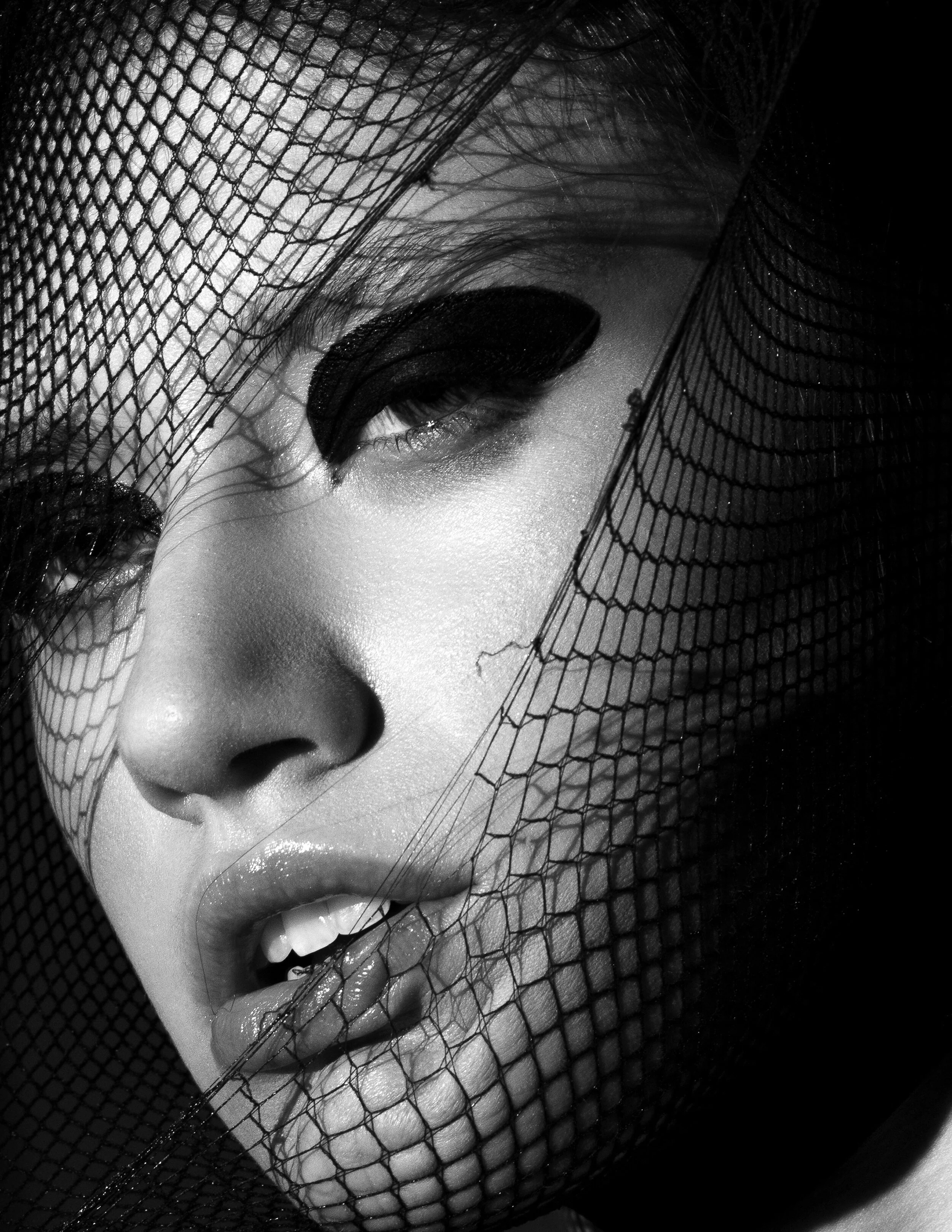 Photographer: Alina Mikhalkovich Female Model: Ann @tamaramodels Makeup Artist/Hair Stylist: Vanina Souktach Wardrobe Stylist: Veronica Darsky