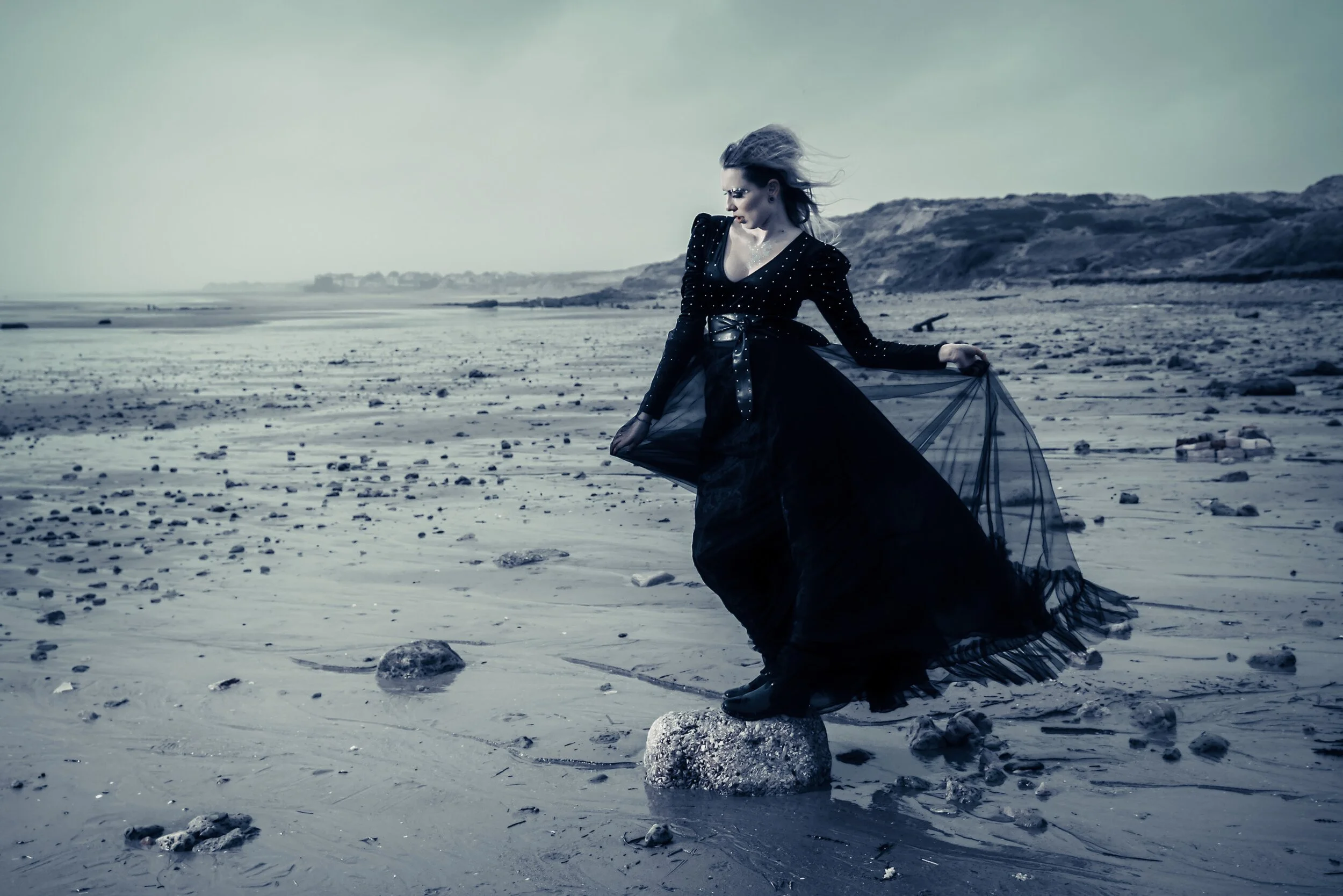 Photographer: Frank Littmann Female Model: Freya Lau Makeup Artist: Chrissy Obenauer Wardrobe Stylist: Monika Seifert Fashion Designer: Modeatelie Silbernadel Wardrobe Credits: dress SILBERNADEL