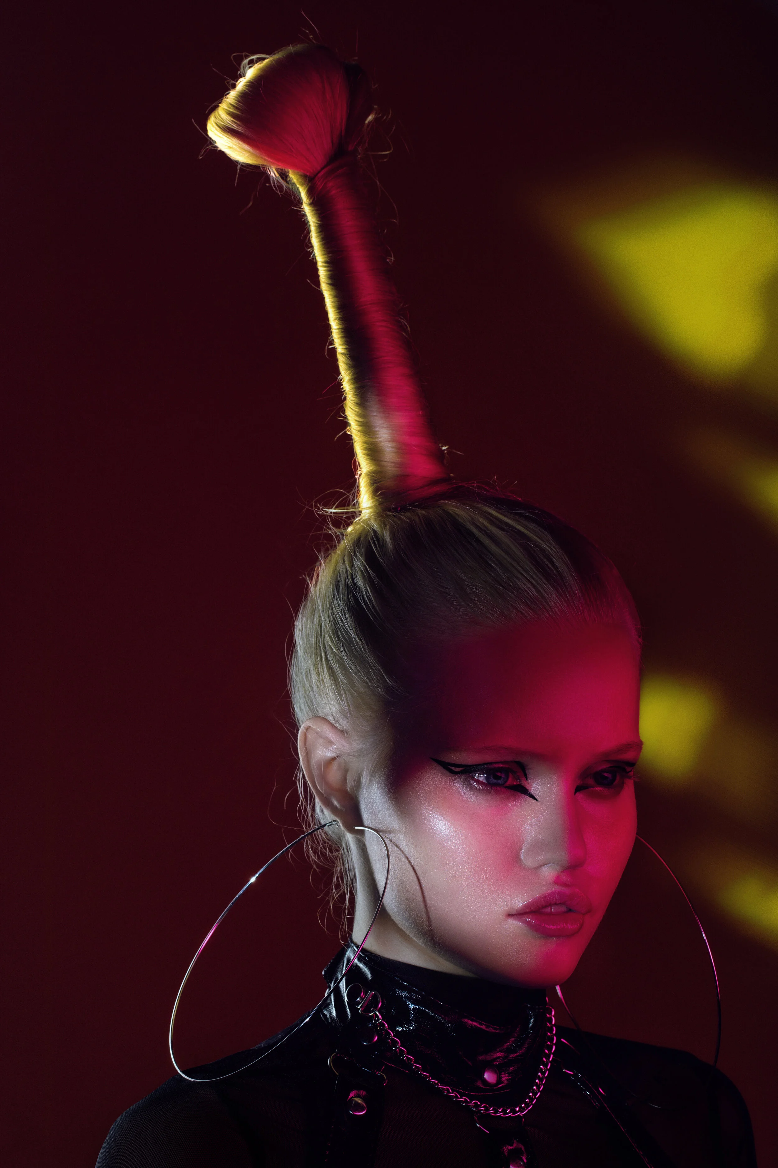 Wardrobe Credits: Face: Kevin aucoin glass glow face Mac face&body mac eyeliner gel