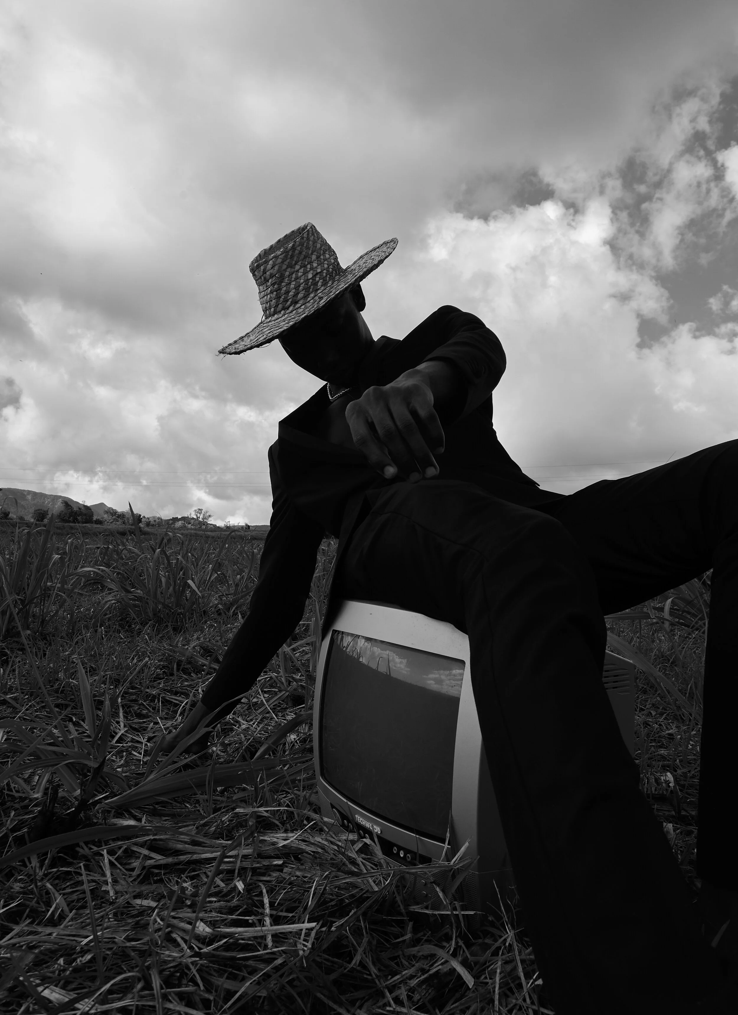 Photographer: Yannis Abenzoar @Yannis Abenzoar Male Model: Lonny @@yourangelmodels