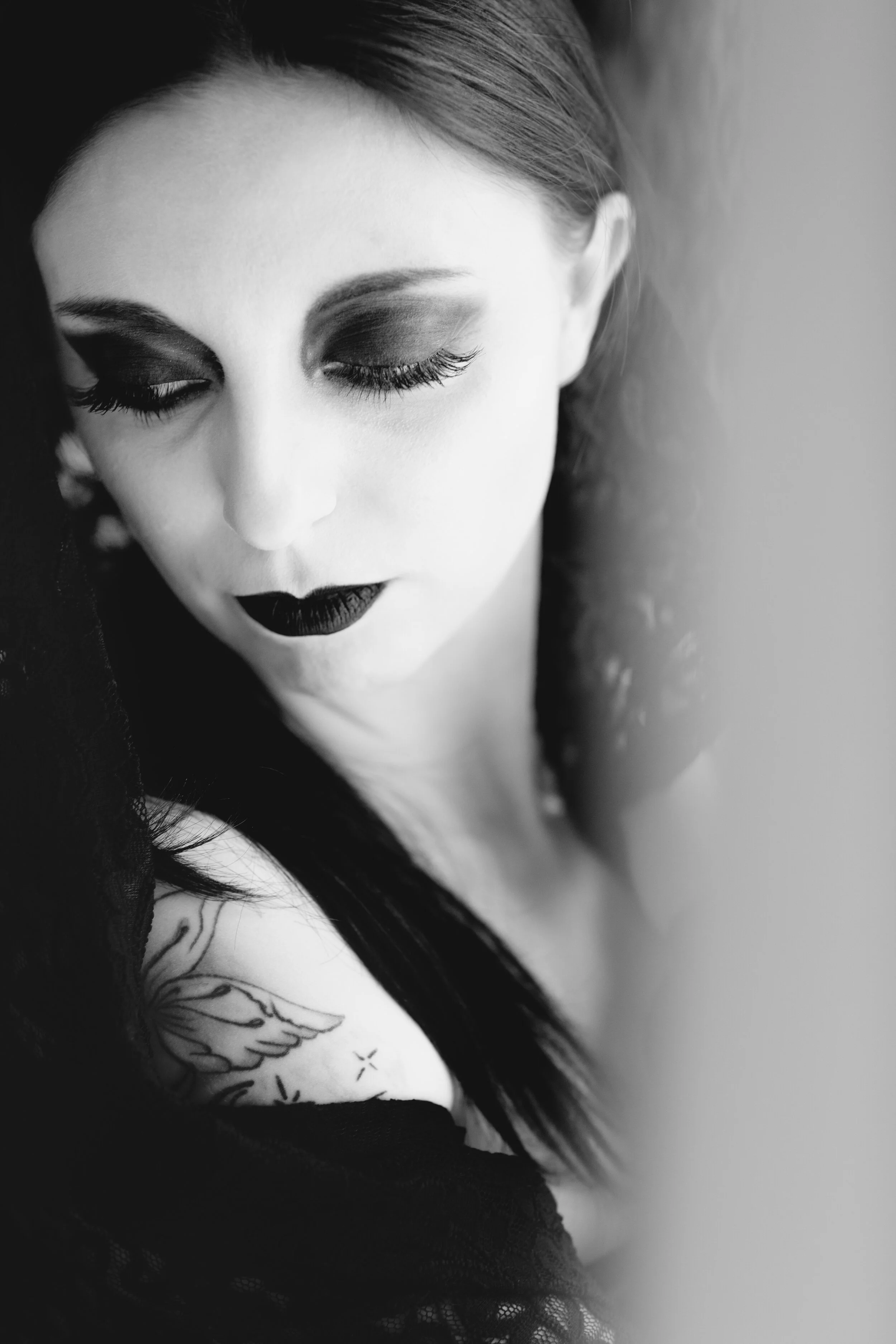 Photographer: Alexander Soller Model: Ophelia Corbeau Fashion Designer: Demask