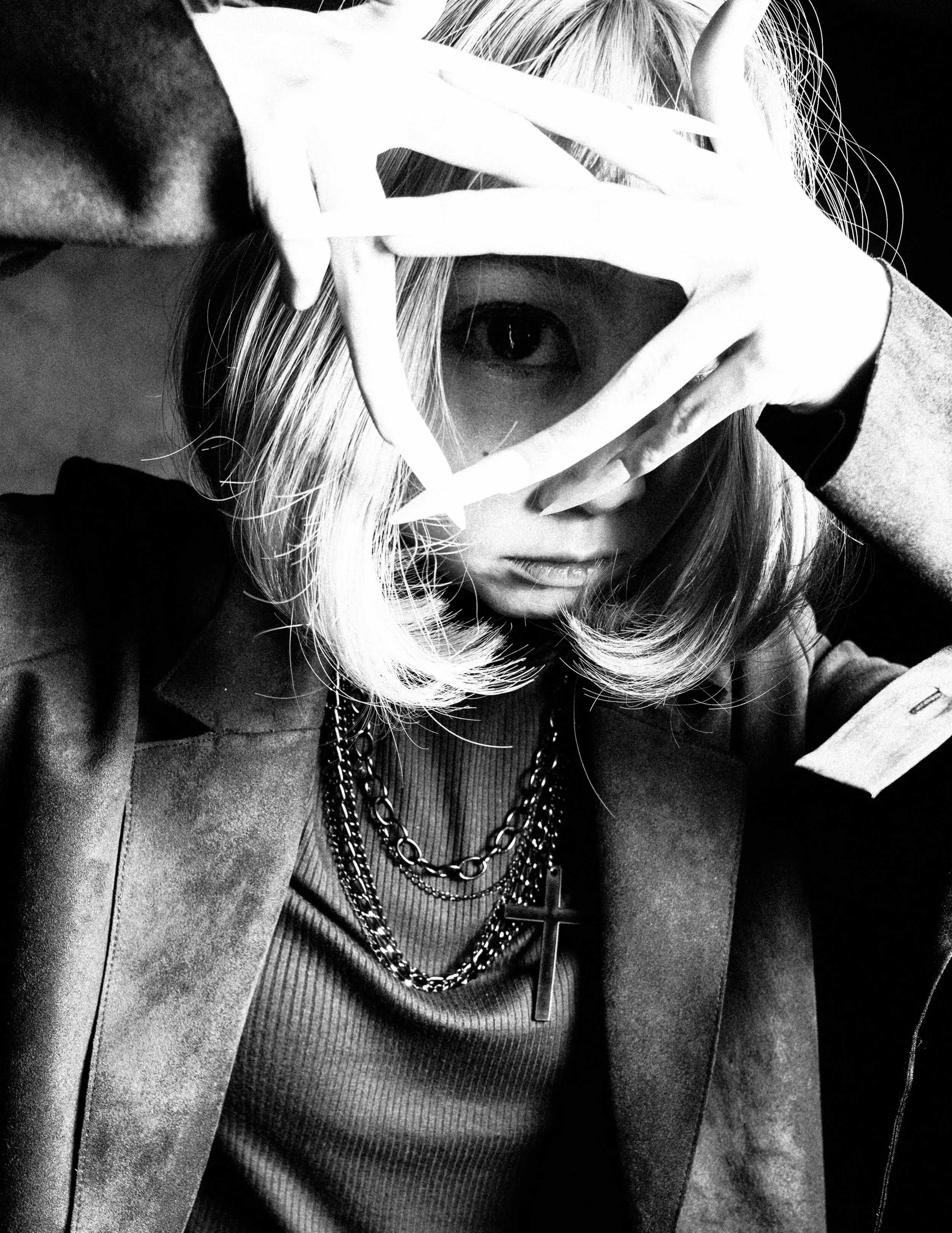 Photographer: JY Female Model: Dan Wardrobe Stylist: CC Wardrobe Credits: Knit: @hm Coat: @zara Necklace: Local Shop
