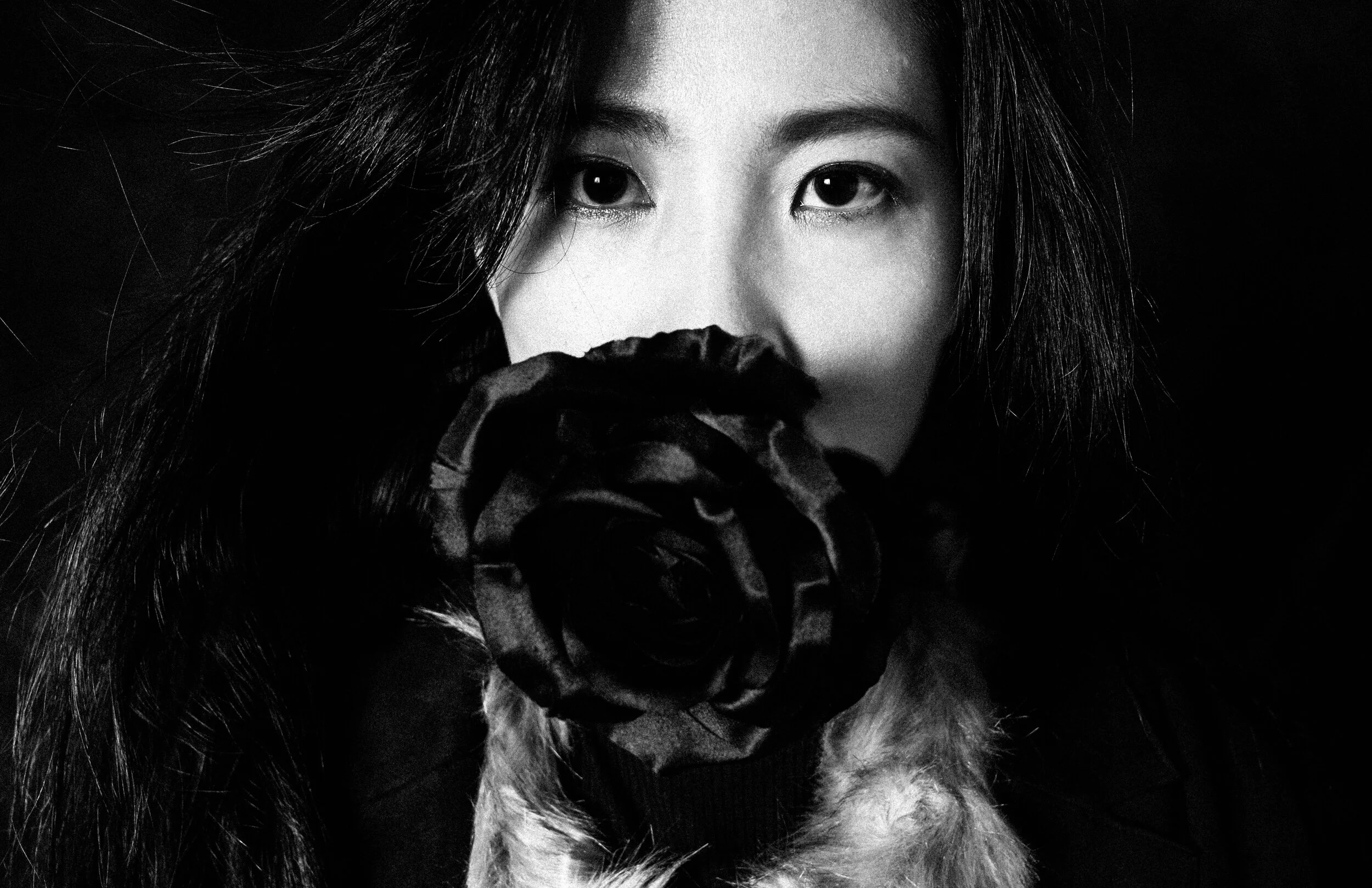 Photographer: JY Female Model: Dan Wardrobe Stylist: CC Wardrobe Credits: Coat: @zara Vest: @forever21