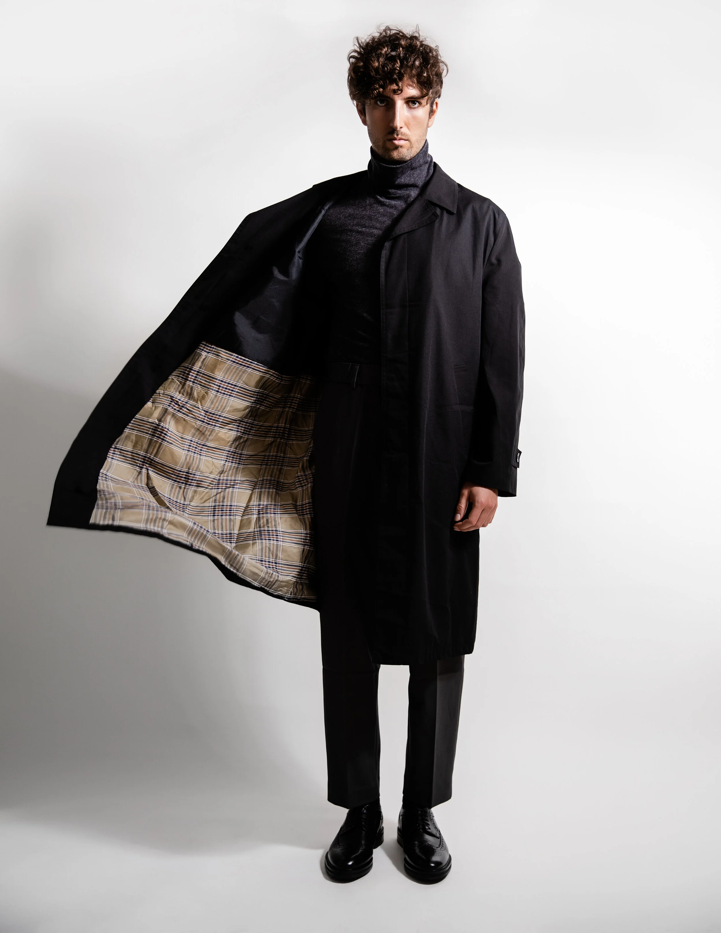 Photographer: Simone Gernhardt Wardrobe Stylist/Male Model: Victor Peterszegi Lens Brand Used: Lensbaby Via:@officalkavyar