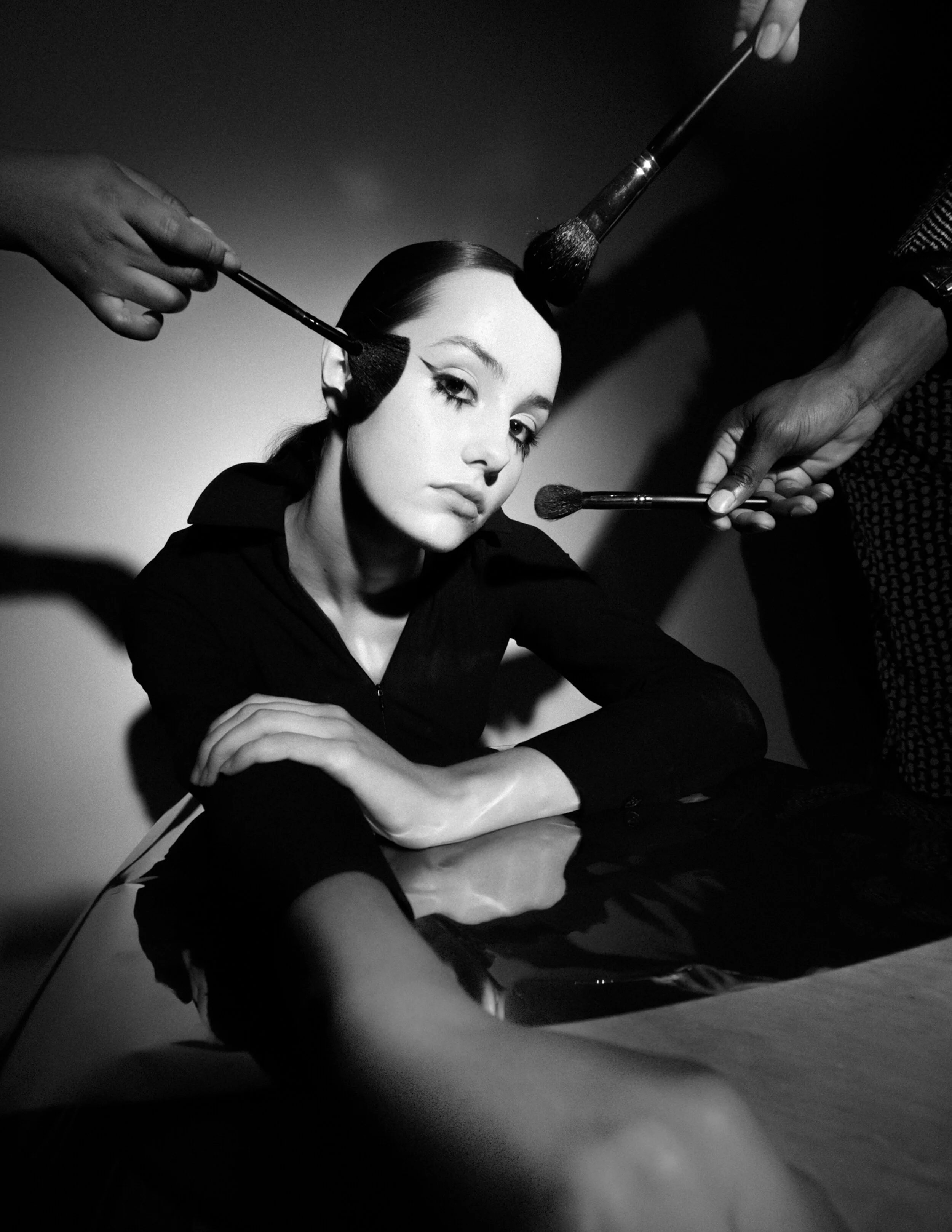 Photographer: Semi Yang Model: Penelope Dober @idealagencymanagement Makeup Artist: Lucrecia Ziele Via:@officalkavyar