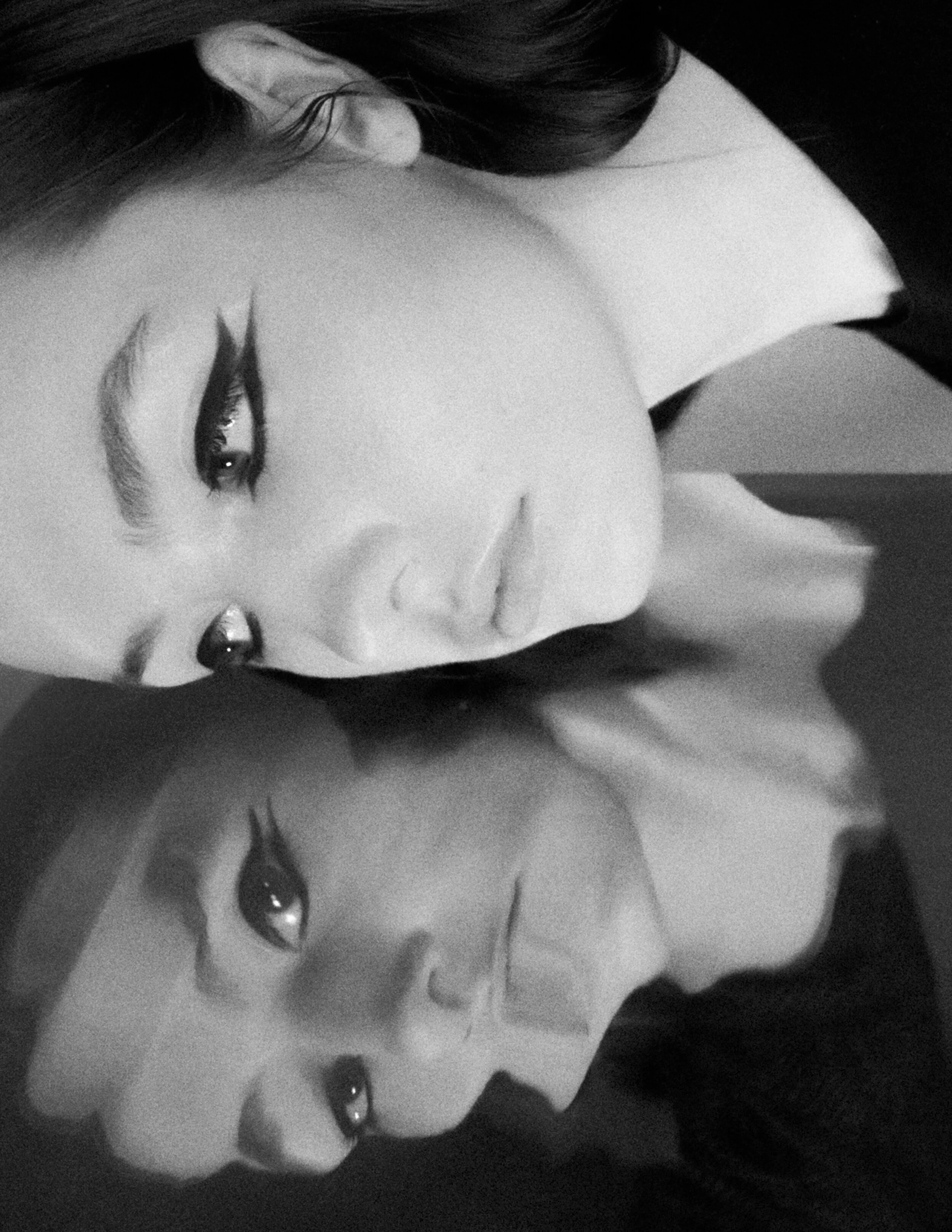 Photographer: Semi Yang Model: Penelope Dober @idealagencymanagement Makeup Artist: Lucrecia Ziele Via:@officalkavyar