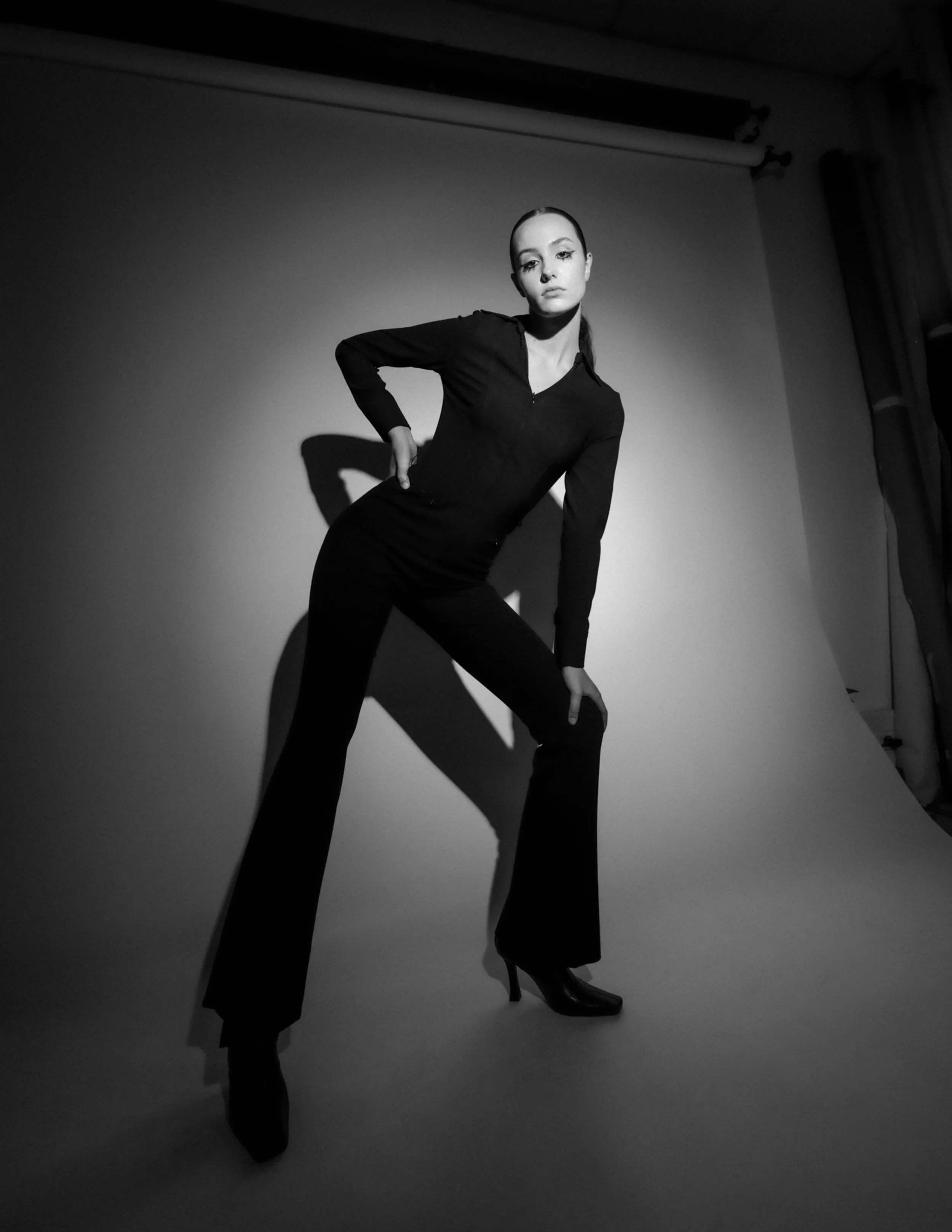 Photographer: Semi Yang Model: Penelope Dober @idealagencymanagement Makeup Artist: Lucrecia Ziele Via:@officalkavyar