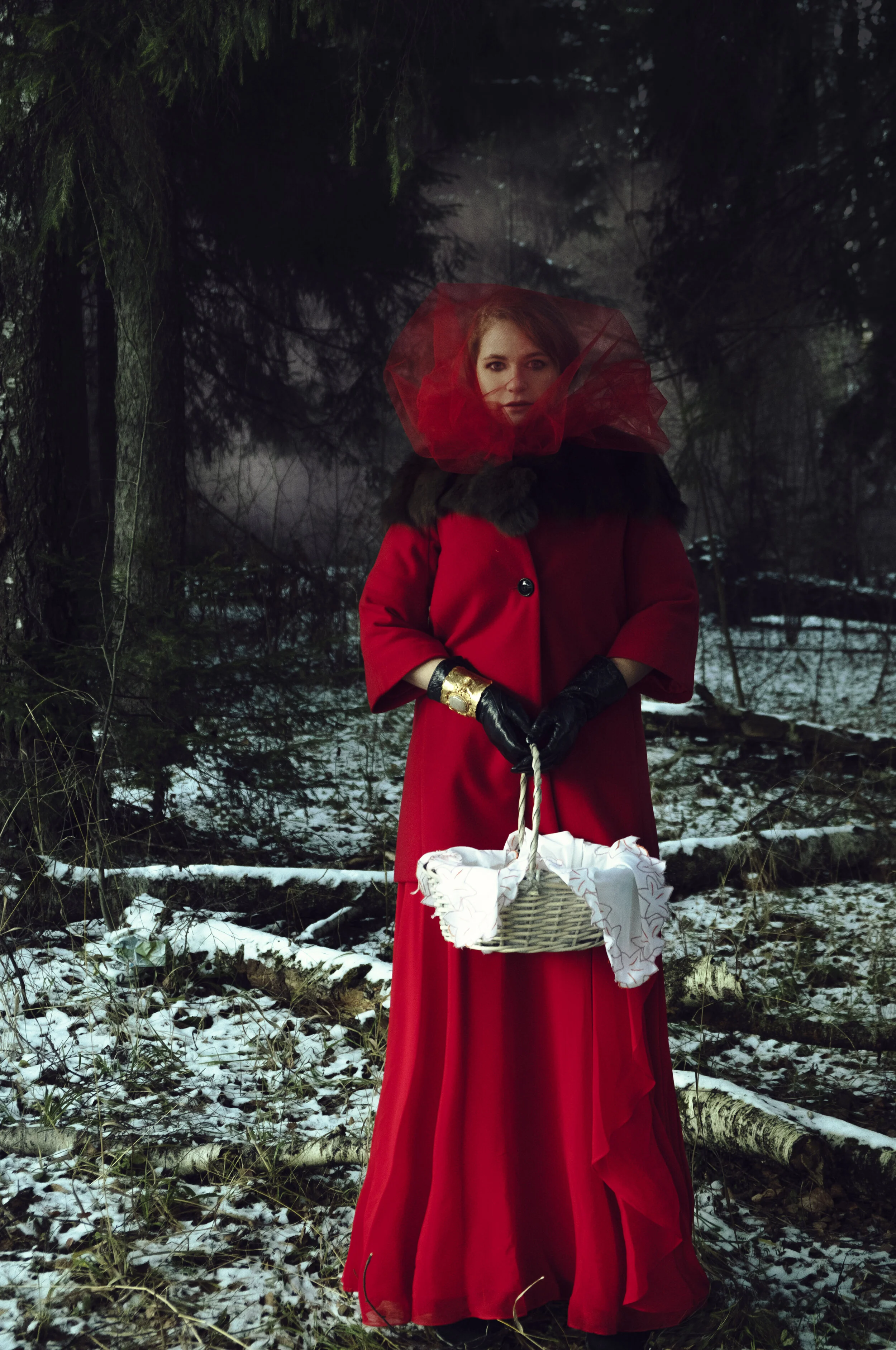 Photographer: Alla Poberezhnik Wardrobe Stylist/Female Model: Kseniya Demidova Hair & Makeup: Ekaterina Afanasyeva