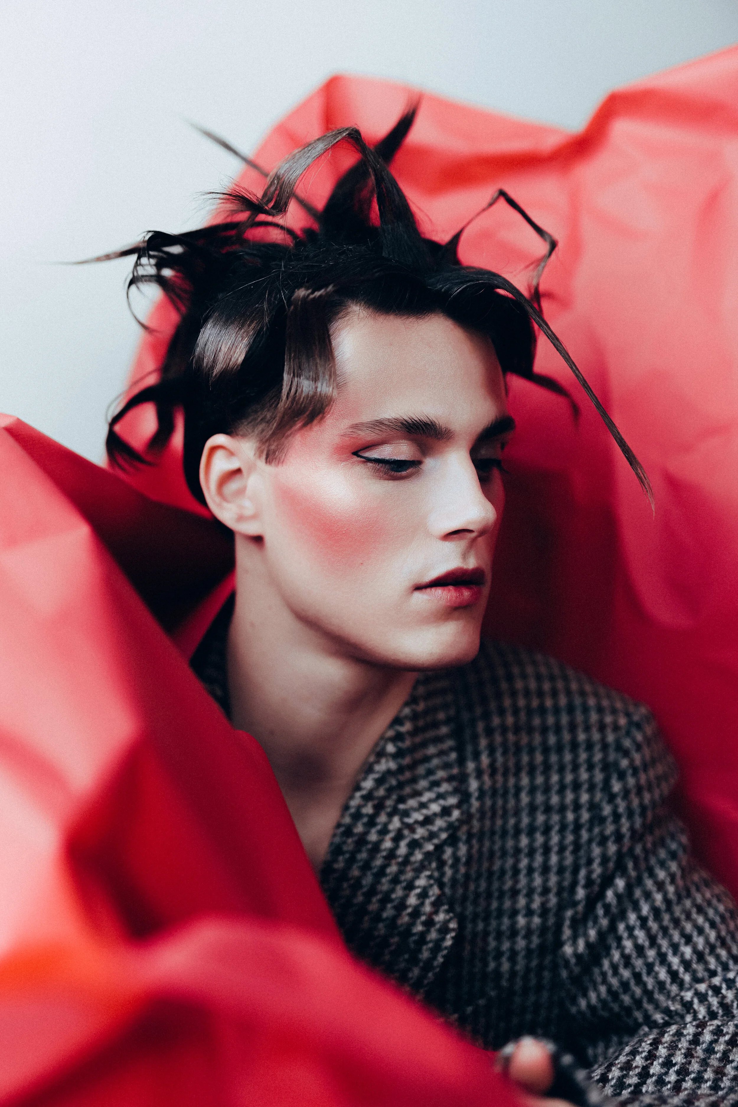 Photographer: Sébastien Marchand Model: Sylvain Sencier @Enjoy Model Makeup Artist: Allimakeup Hair Stylist: Tessa Hamani Wardrobe Credits: Coat : Vintage
