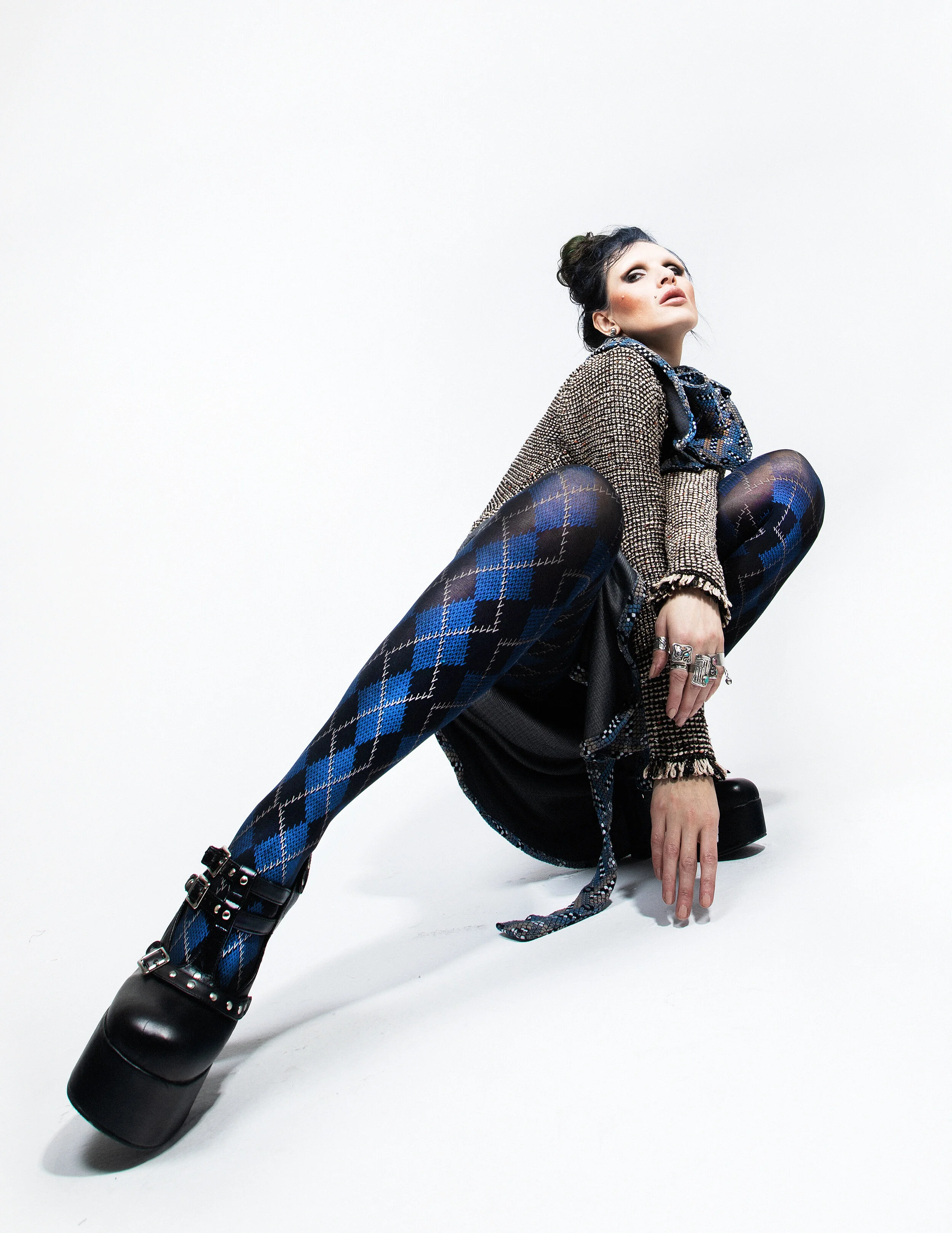 Photo: @dtn.fashion Androgynous model: @dtn.fashion Alex No :Fashion Designer, Slylist, Make-up and hair artist Wardrobe Credits: Skirt, pelerine gloves - A.No design Jacket – Chanel Shoes- t.u.k Tights – Adrian (for men) Original eth