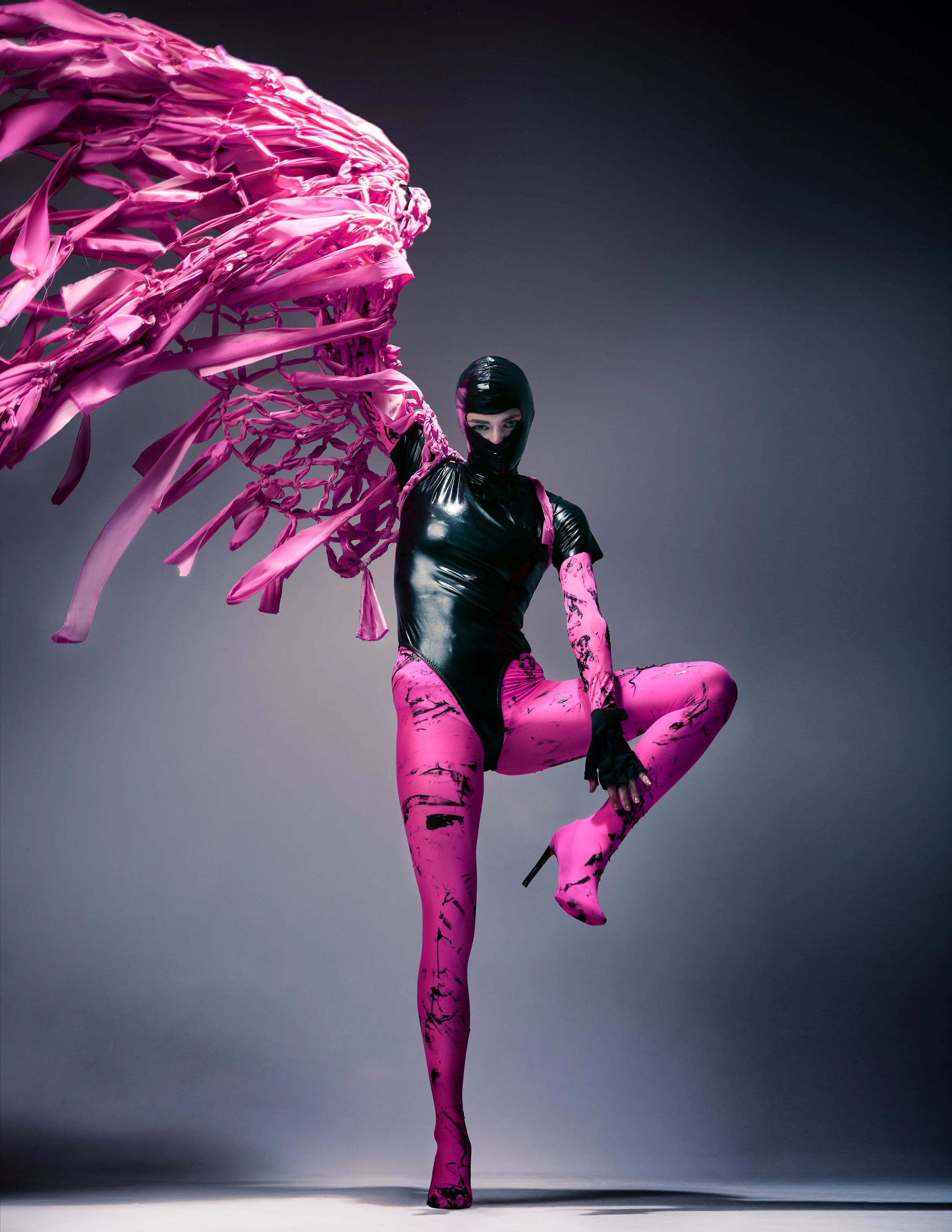 Photographer: Boris Edrosa González Female Model: Sara Vela Makeup Artist: Laura del Muro Wardrobe Stylist/Fashion Designer: It-Spain Assistant: Pablo Pérez Wardrobe Credits: It-Spain