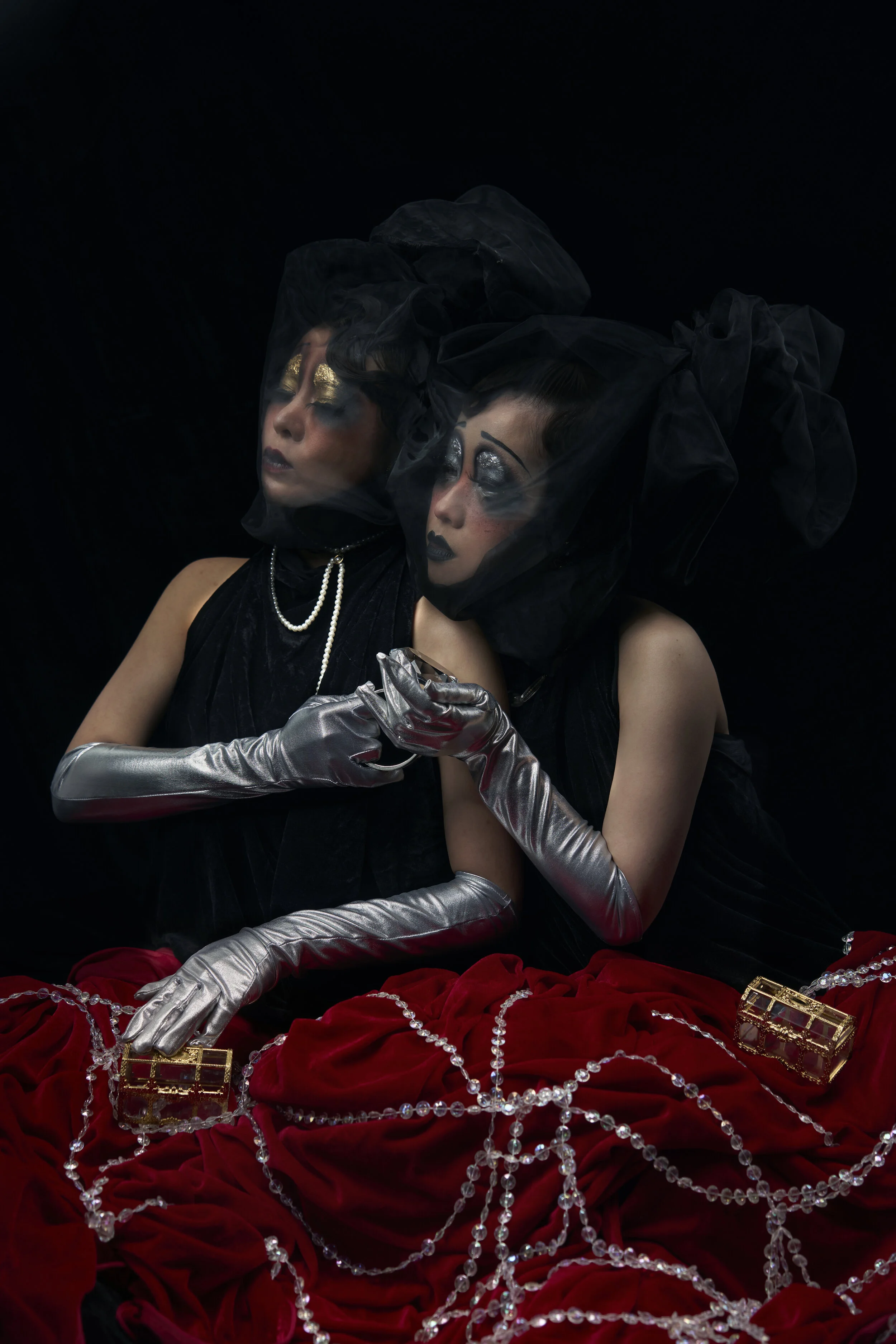 Art Director/Makeup Artist/Hair Stylist: Kit Li Female Model: Aki Cheung Makeup Artist/Hair Stylist: Ar sze Photographer: Kelvin Hui Female Model: Hana Lau
