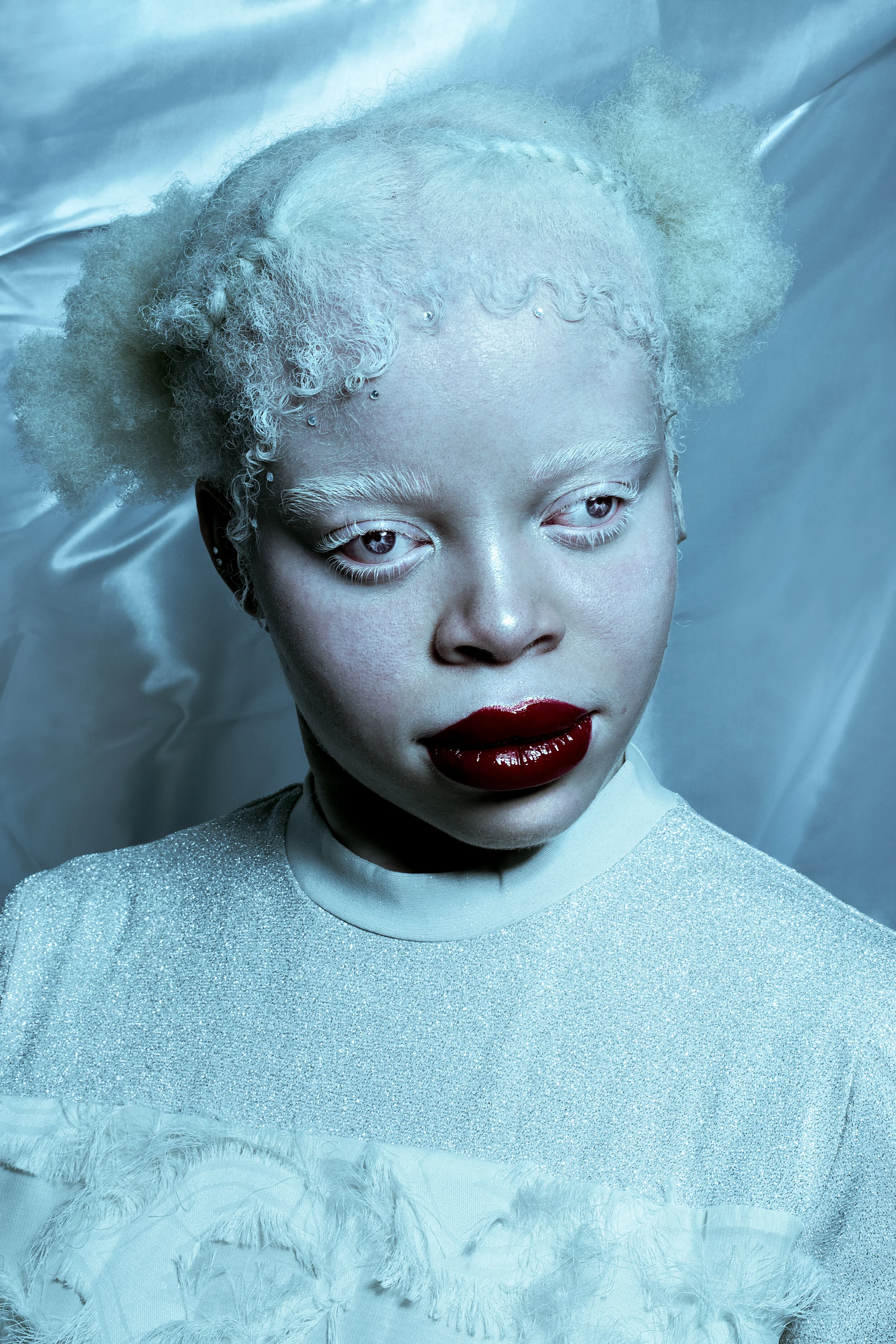 Photographer: Florine Vialle Female Model: Reine Etalle Makeup Artist: Francisca