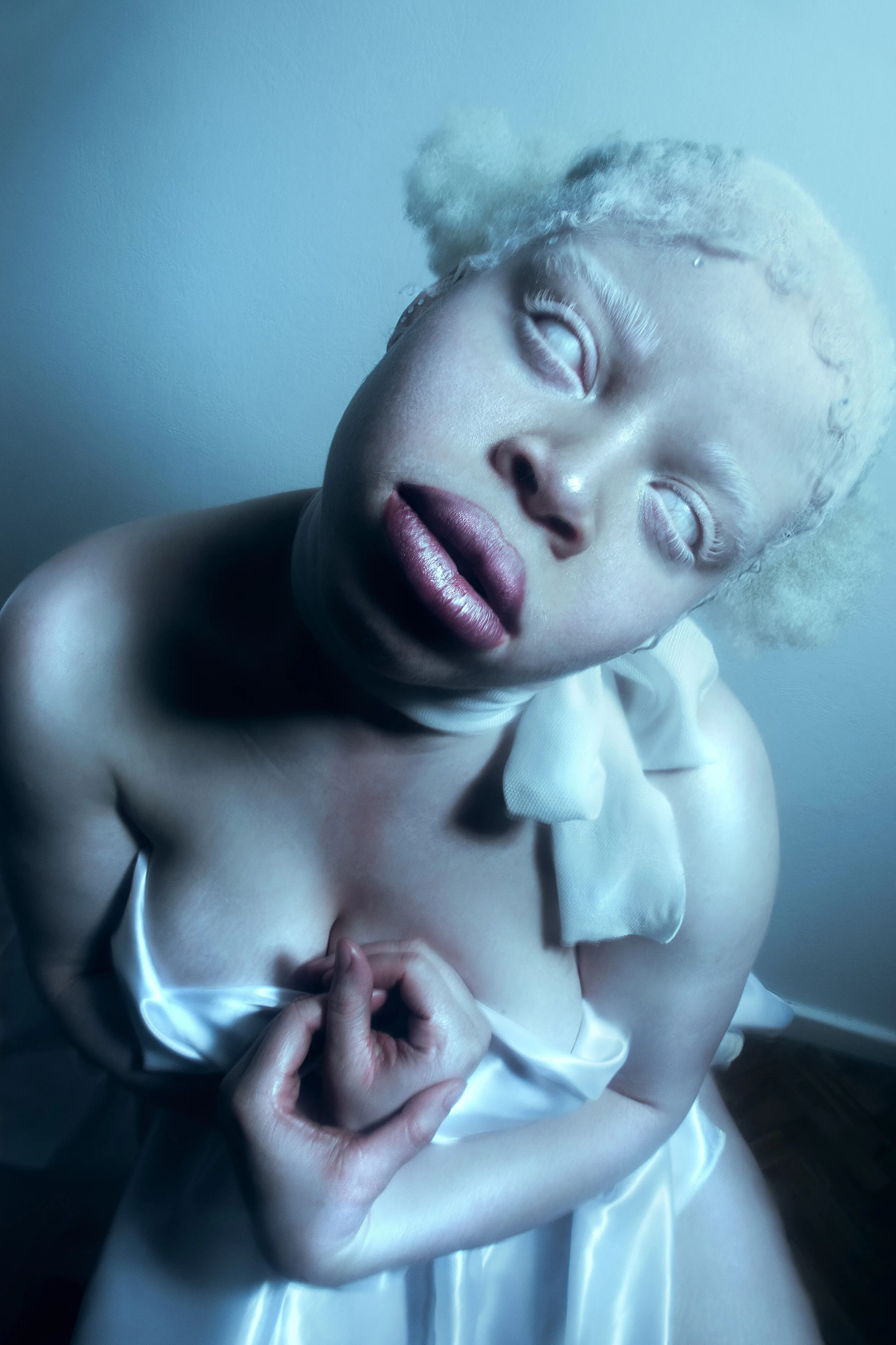 Photographer: Florine Vialle Female Model: Reine Etalle Makeup Artist: Francisca