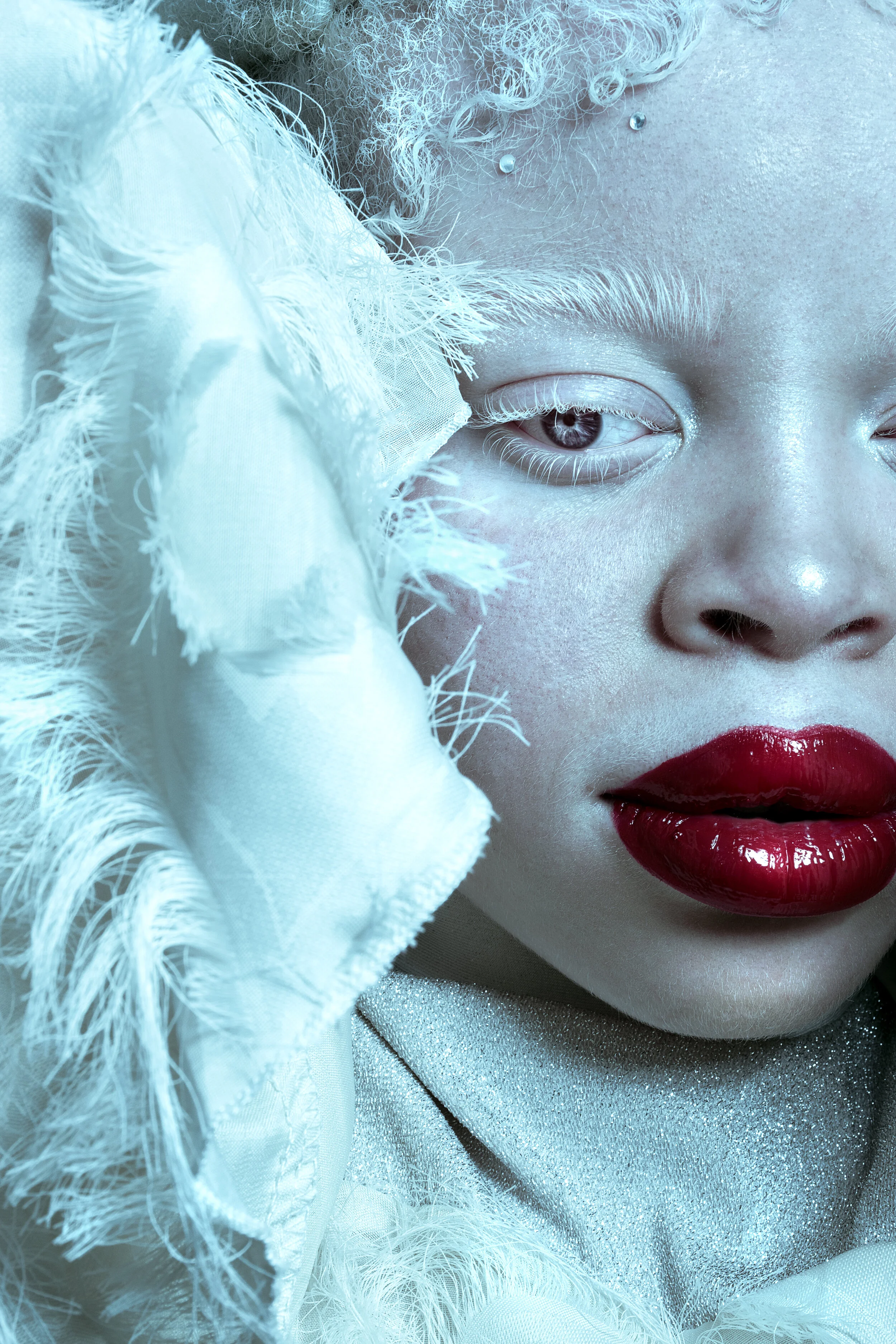 Photographer: Florine Vialle Female Model: Reine Etalle Makeup Artist: Francisca