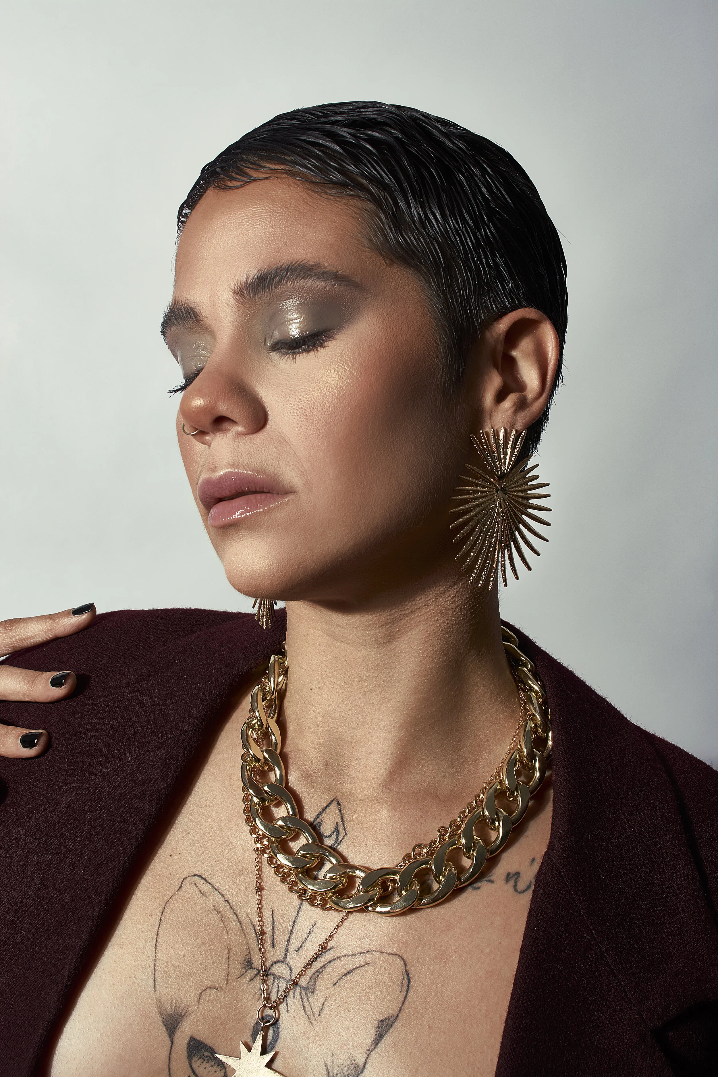Creative Director/Photographer/Retoucher: rafael colmenares Female Model: Modelo Karliana Rojas Makeup Artist: Makeup Jesus Alberto Montoya Wardrobe Credits: accesorios: @maria_laloc