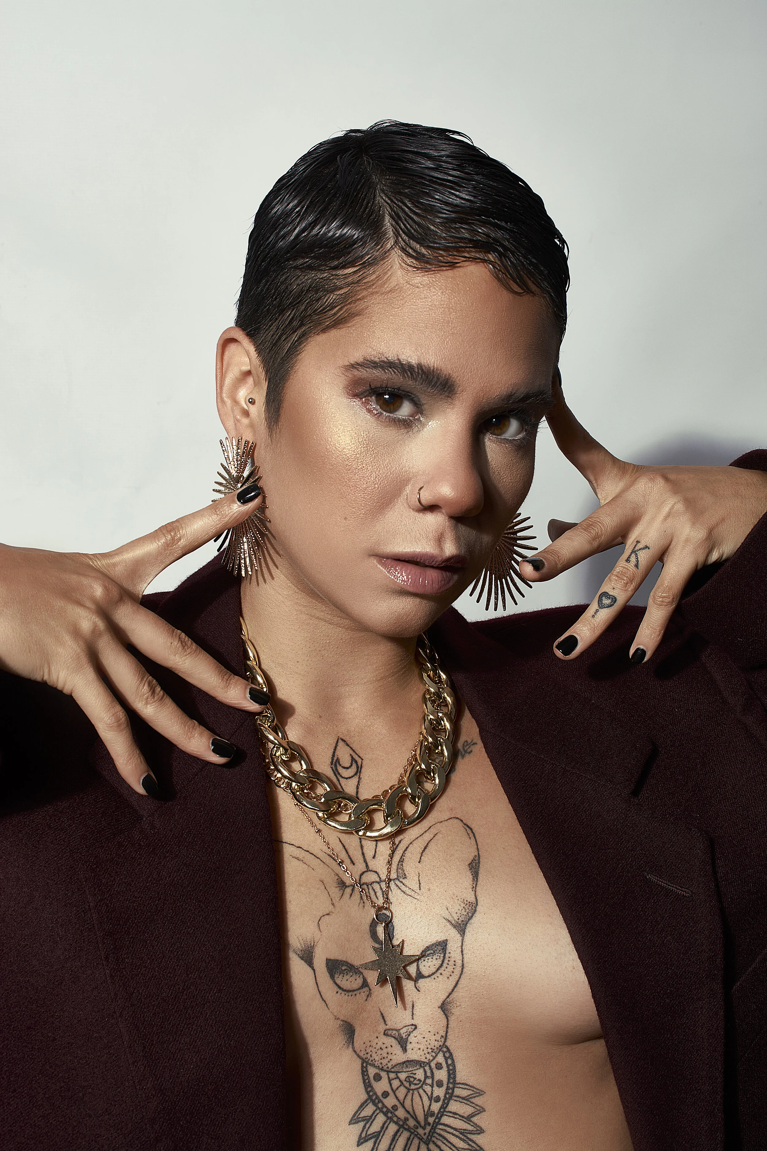 Creative Director/Photographer/Retoucher: rafael colmenares Female Model: Modelo Karliana Rojas Makeup Artist: Makeup Jesus Alberto Montoya Wardrobe Credits: accesorios: @maria_laloc