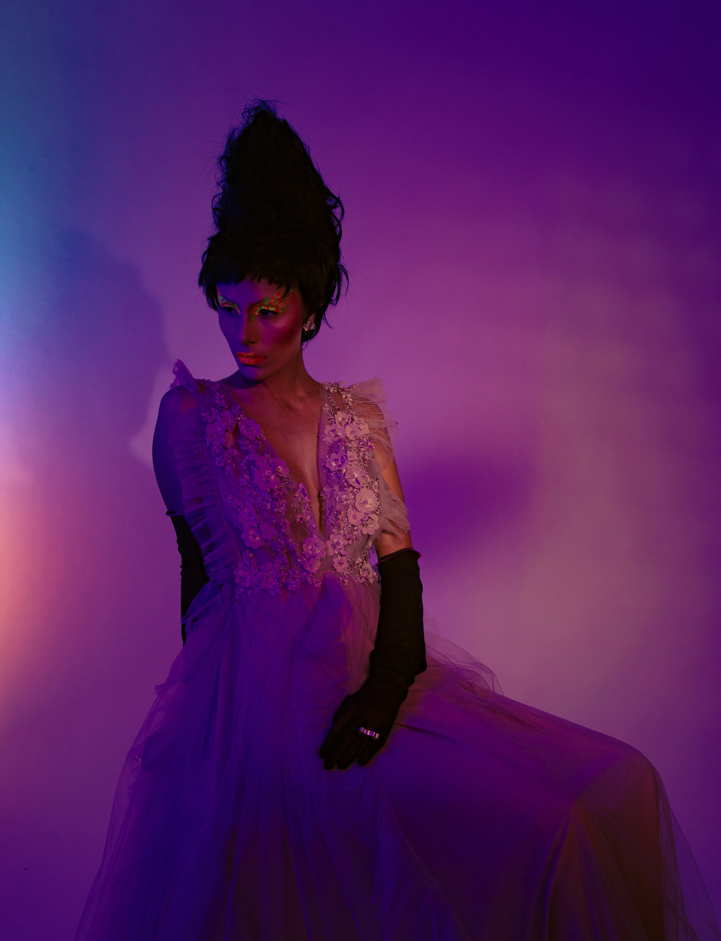 Photographer: Armando Juarez Model: Iliana Ruíz @New Icon Models Makeup Artist: Sean Derbees Assistant: Fabiana Barajas Fashion stylist: Diego Ibañez Dress: Alberto Apreza Jewelry: Lilo Palma Gloves: Supersticion