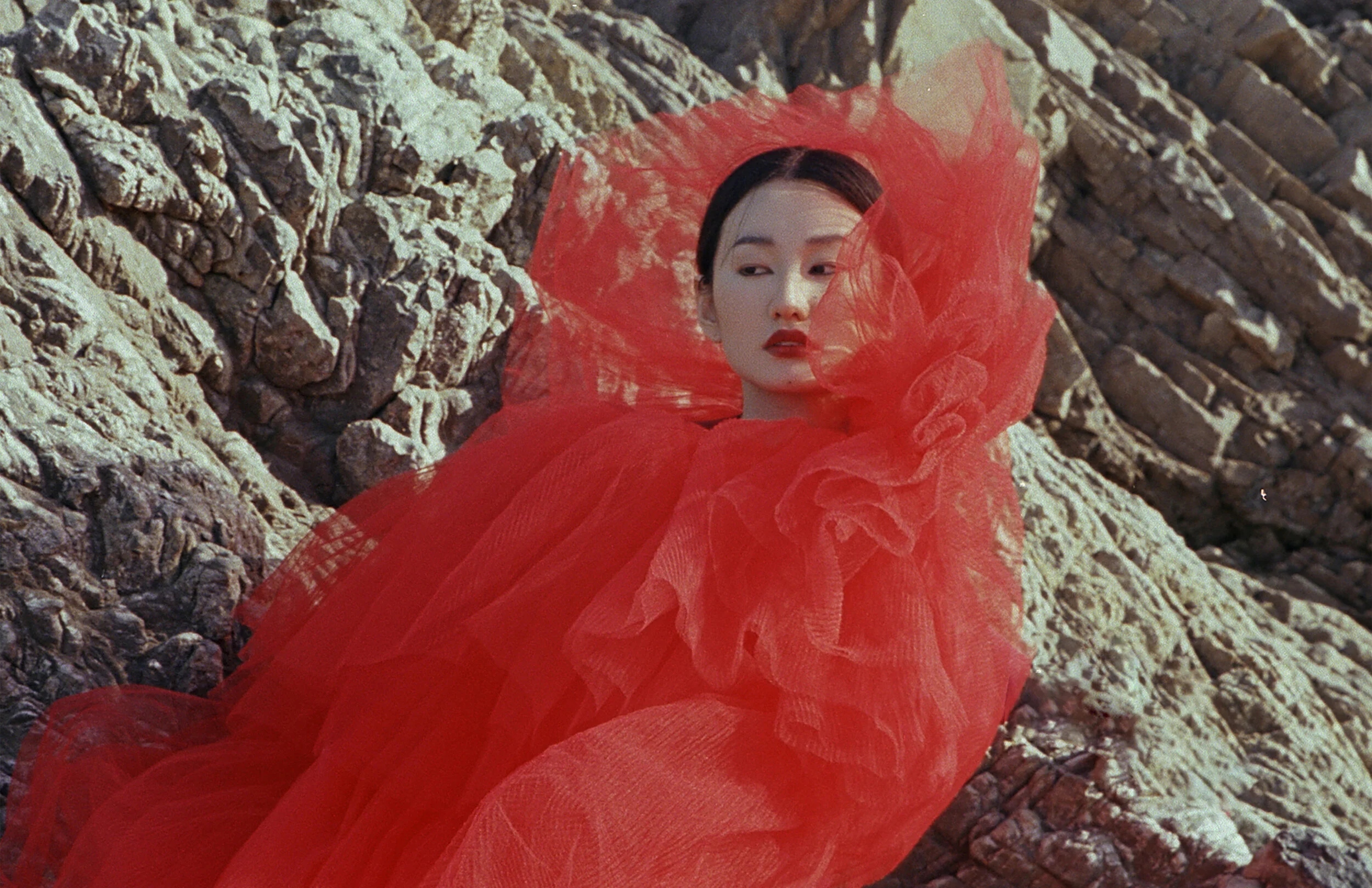 Photographer: Yiran Wang Model: Cheng Li Wardrobe :Yiwei Wu