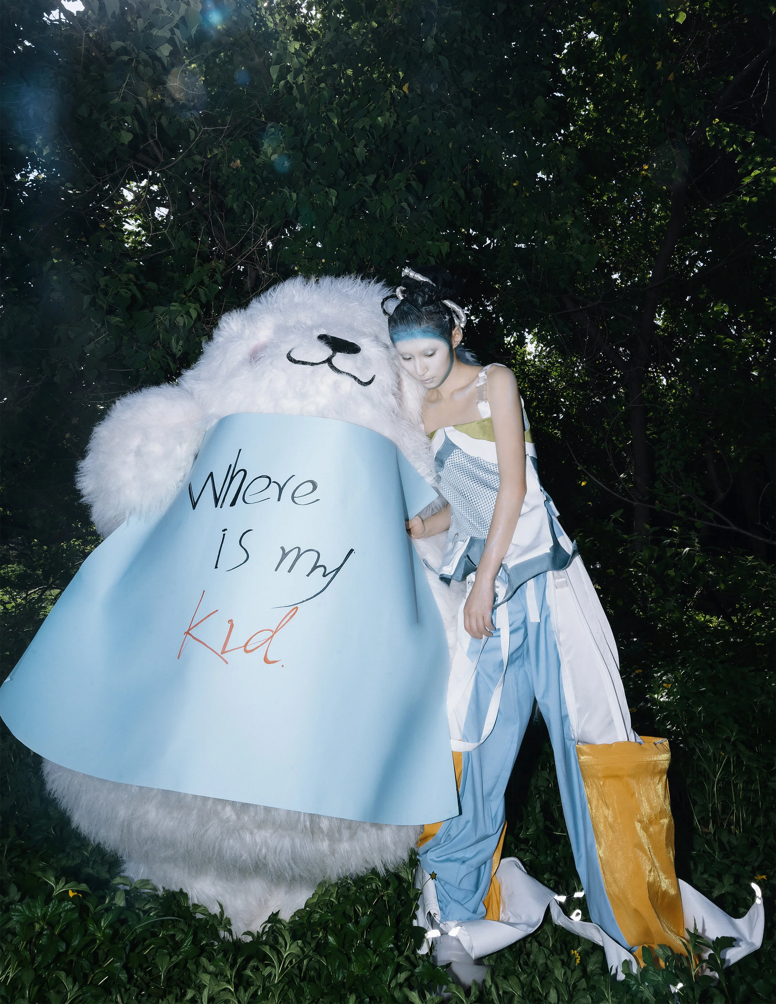 Photographer: heathluca Model: Mengna Wang Makeup Artist: Mandy Zhan Wardrobe : Lu wang