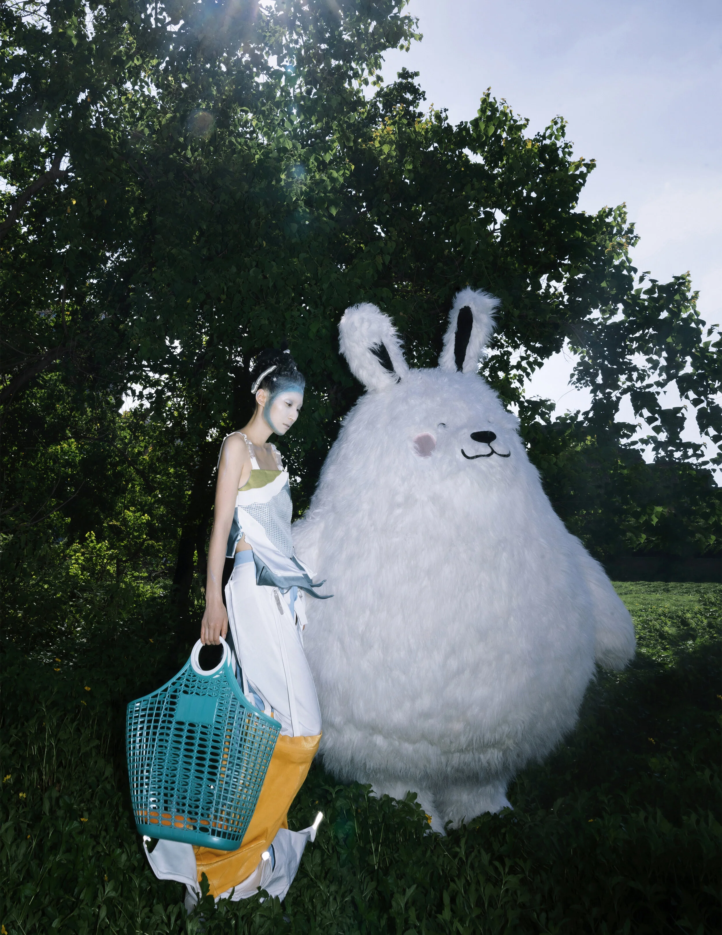 Photographer: heathluca Model: Mengna Wang Makeup Artist: Mandy Zhan Wardrobe : Lu wang